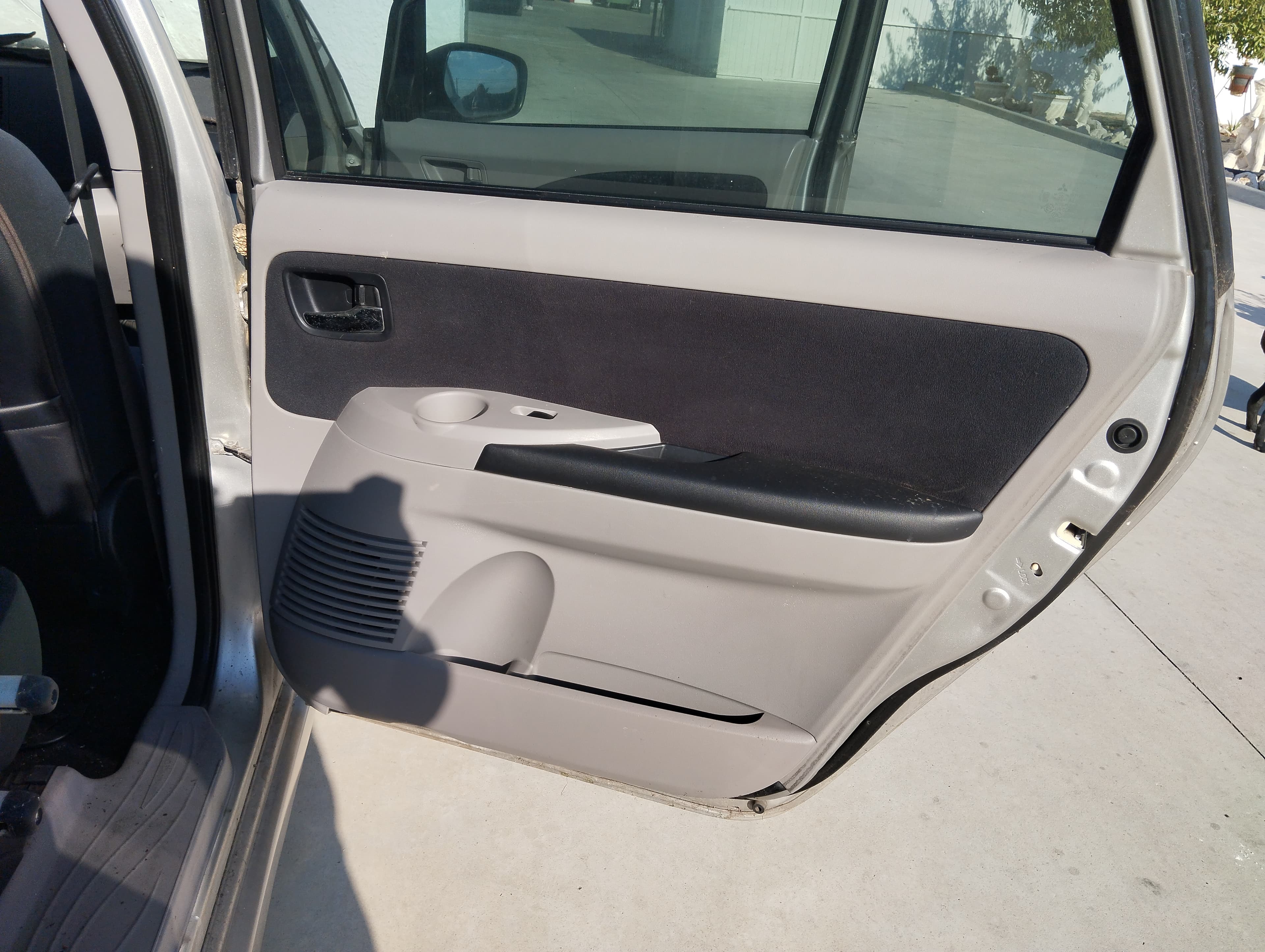 Mitsubishi Grandis NA4W 2.0 DI-D · Ano 2009 — imagen 11