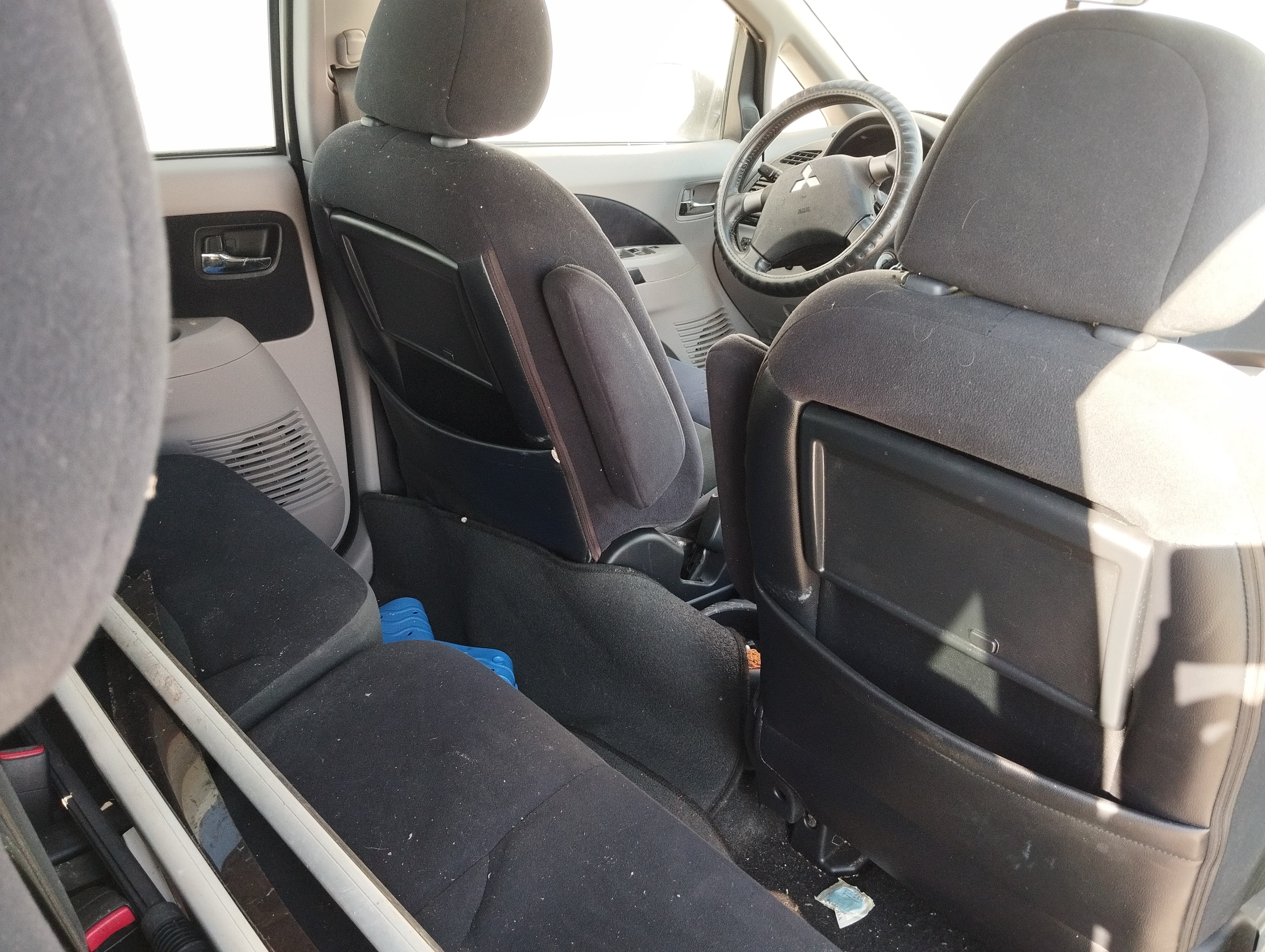 Mitsubishi Grandis NA4W 2.0 DI-D · Ano 2009 — imagen 10