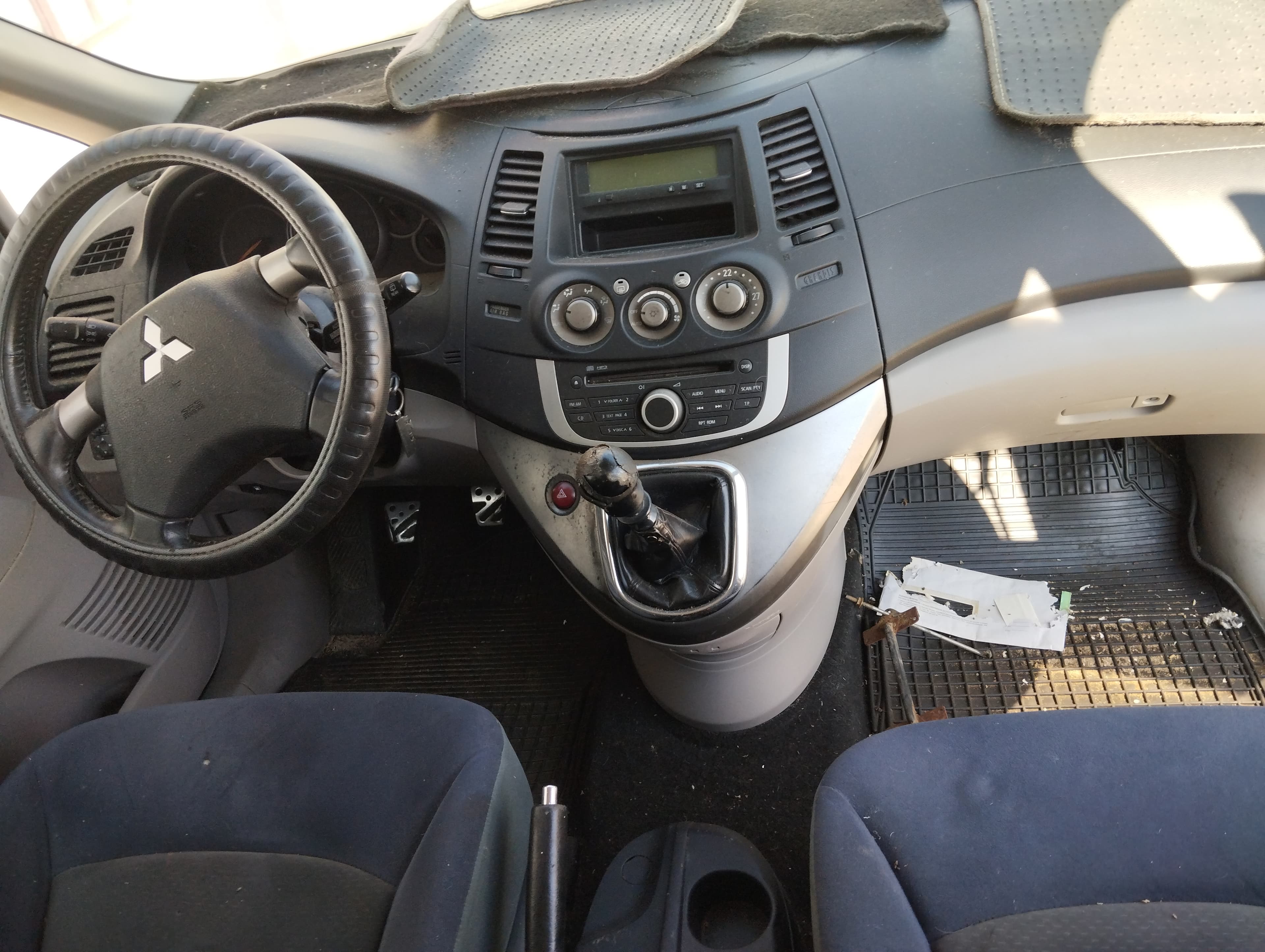 Mitsubishi Grandis NA4W 2.0 DI-D · Ano 2009 — imagen 9