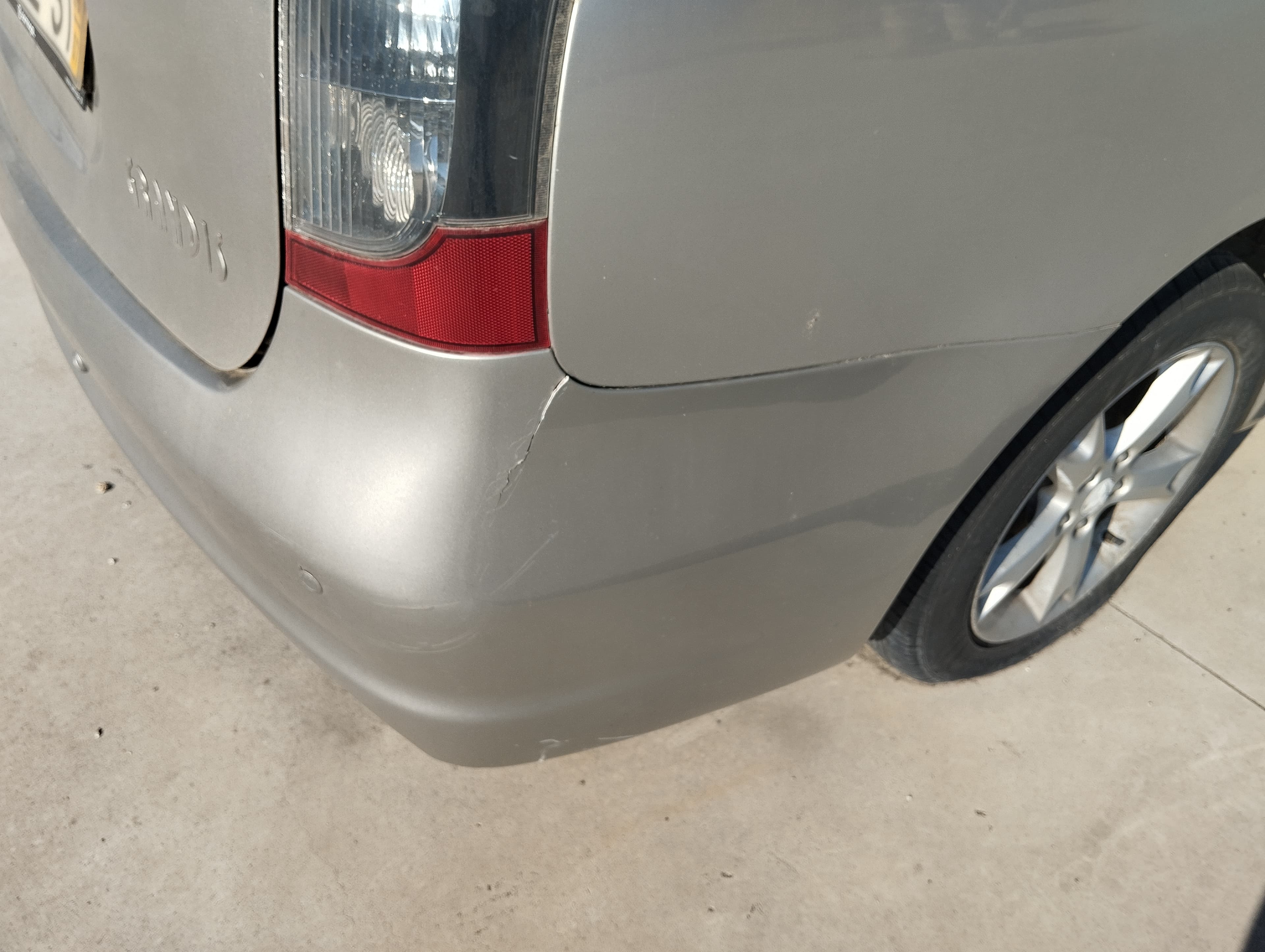 Mitsubishi Grandis NA4W 2.0 DI-D · Ano 2009 — imagen 7