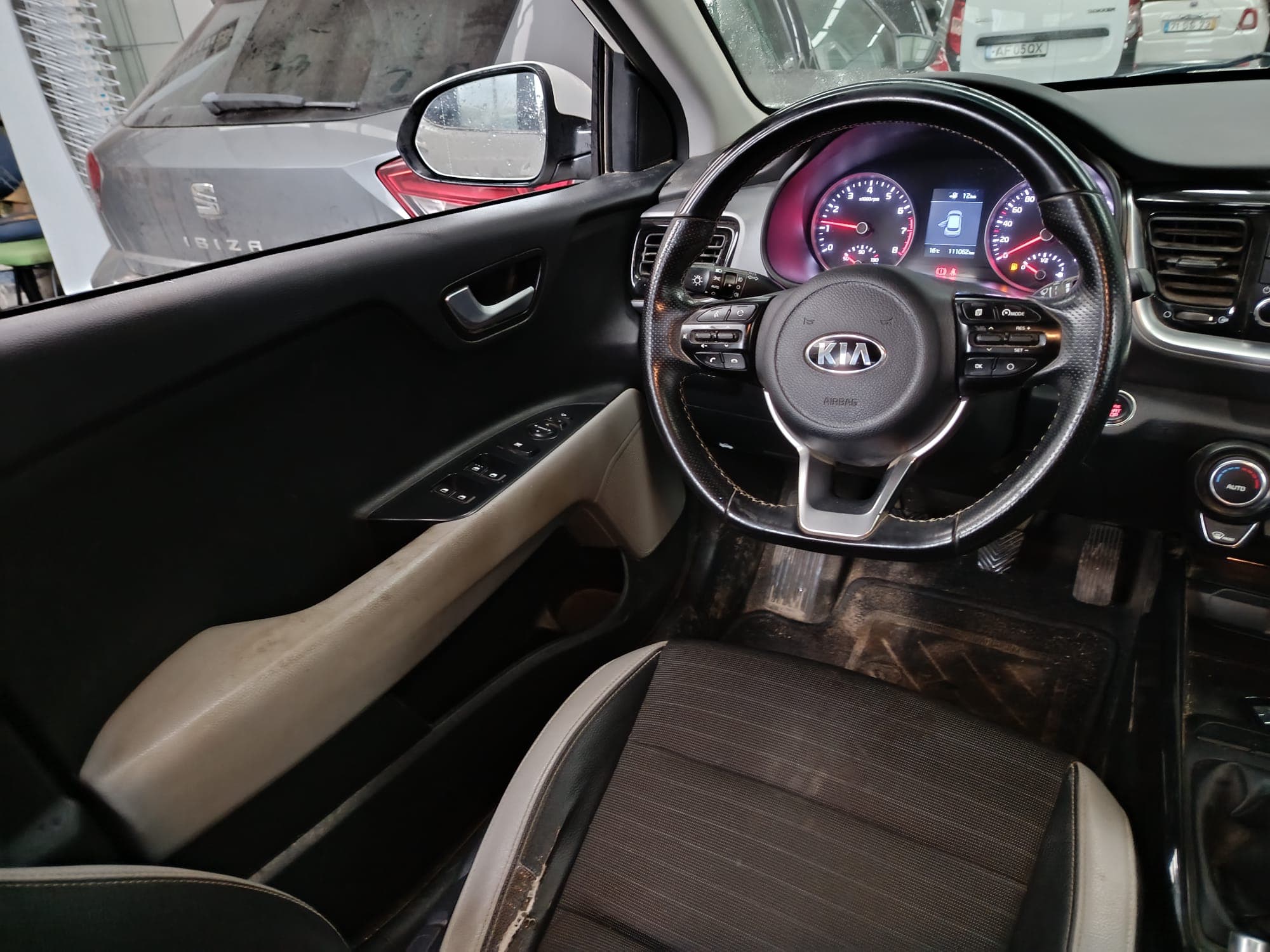 Kia Stonic · Ano 2018 — imagem 14