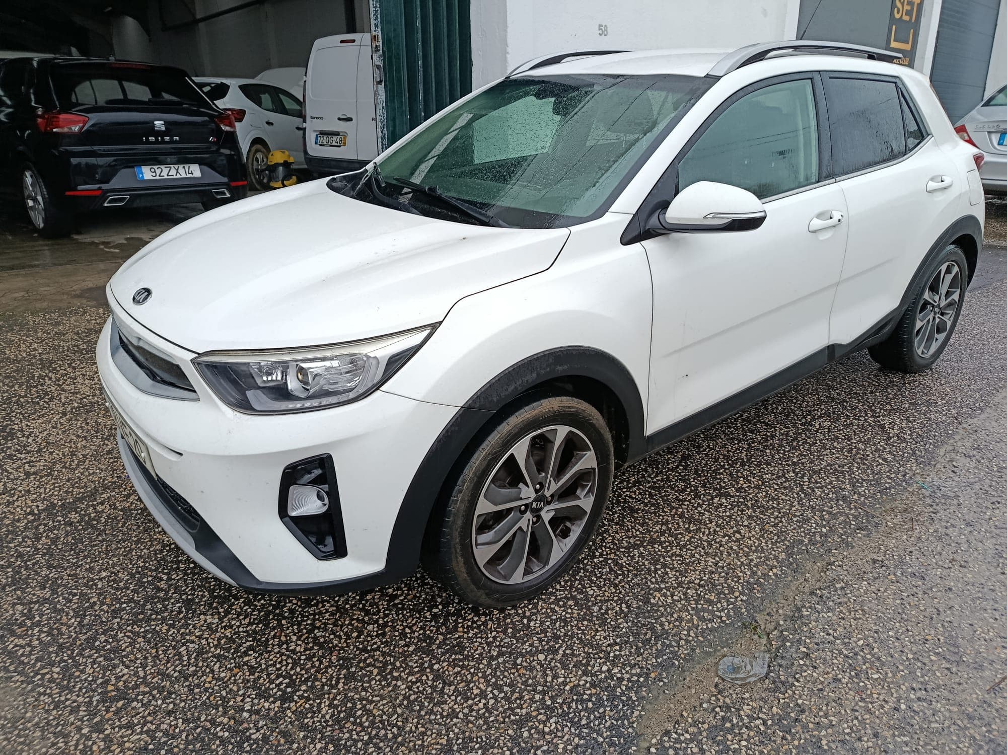 Kia Stonic · Ano 2018 — imagem 2