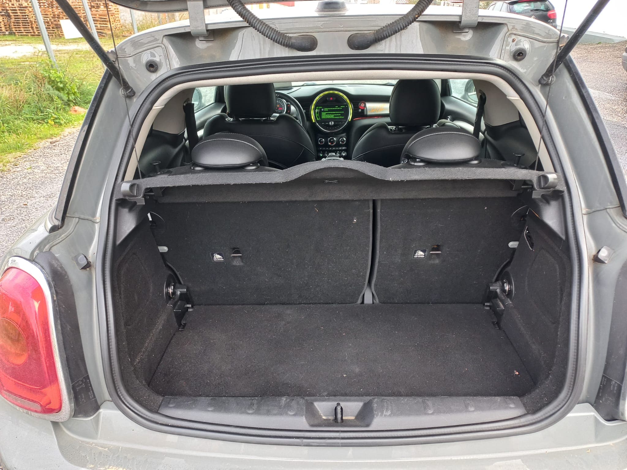 Mini Cooper D · Ano 2015 — image 9
