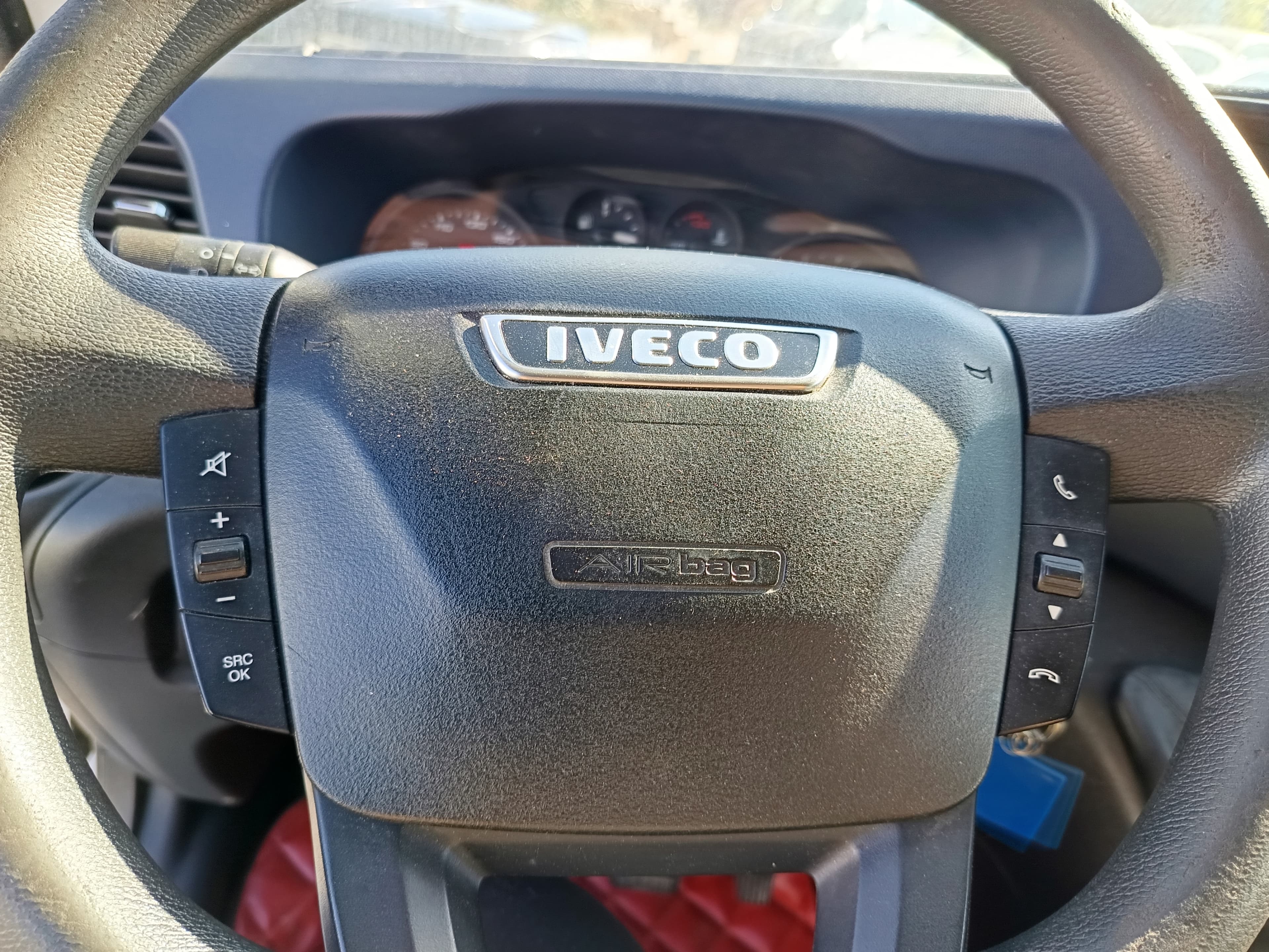 Iveco Daily · Ano 2018 — image 35