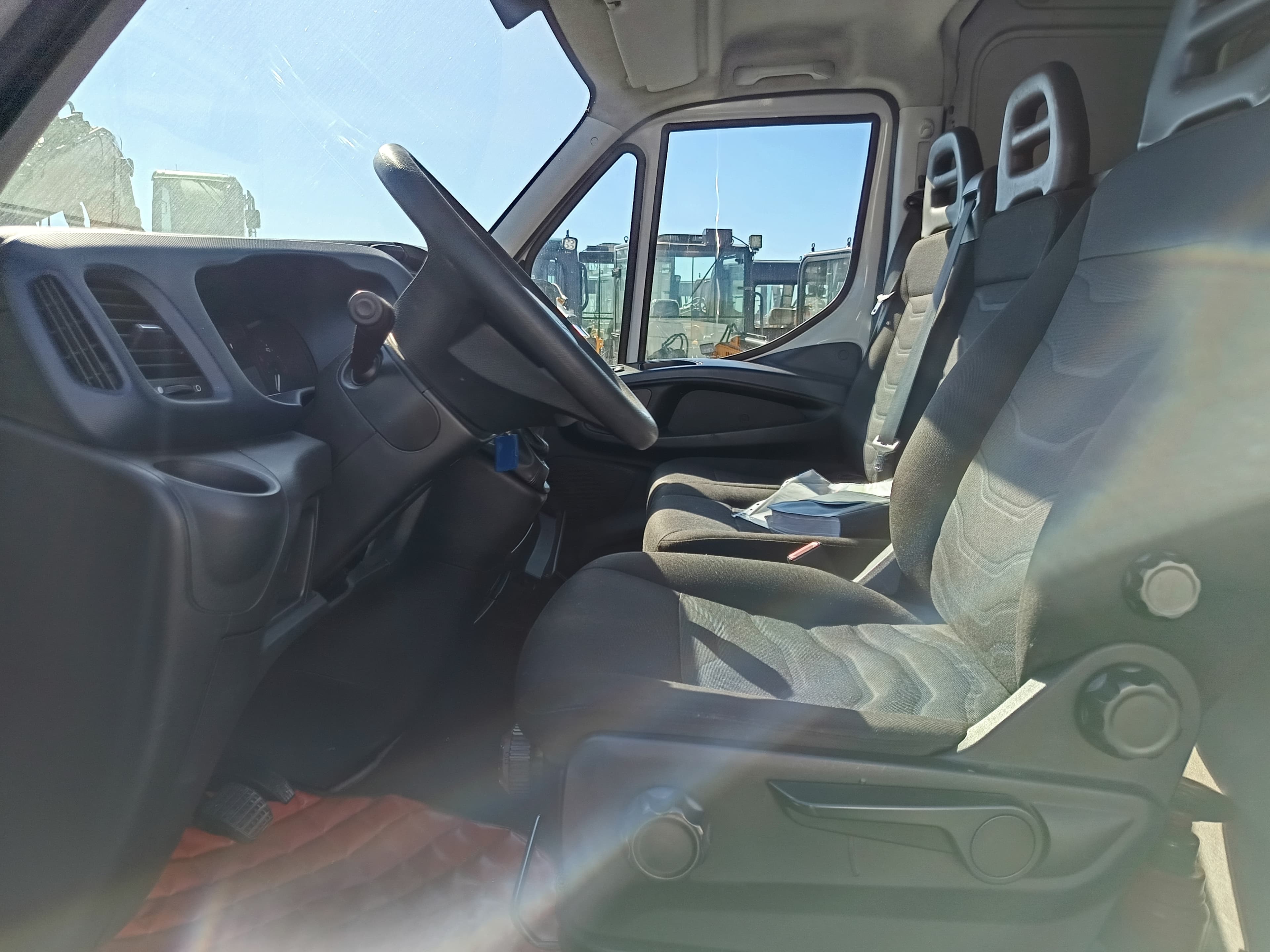 Iveco Daily · Ano 2018 — image 29
