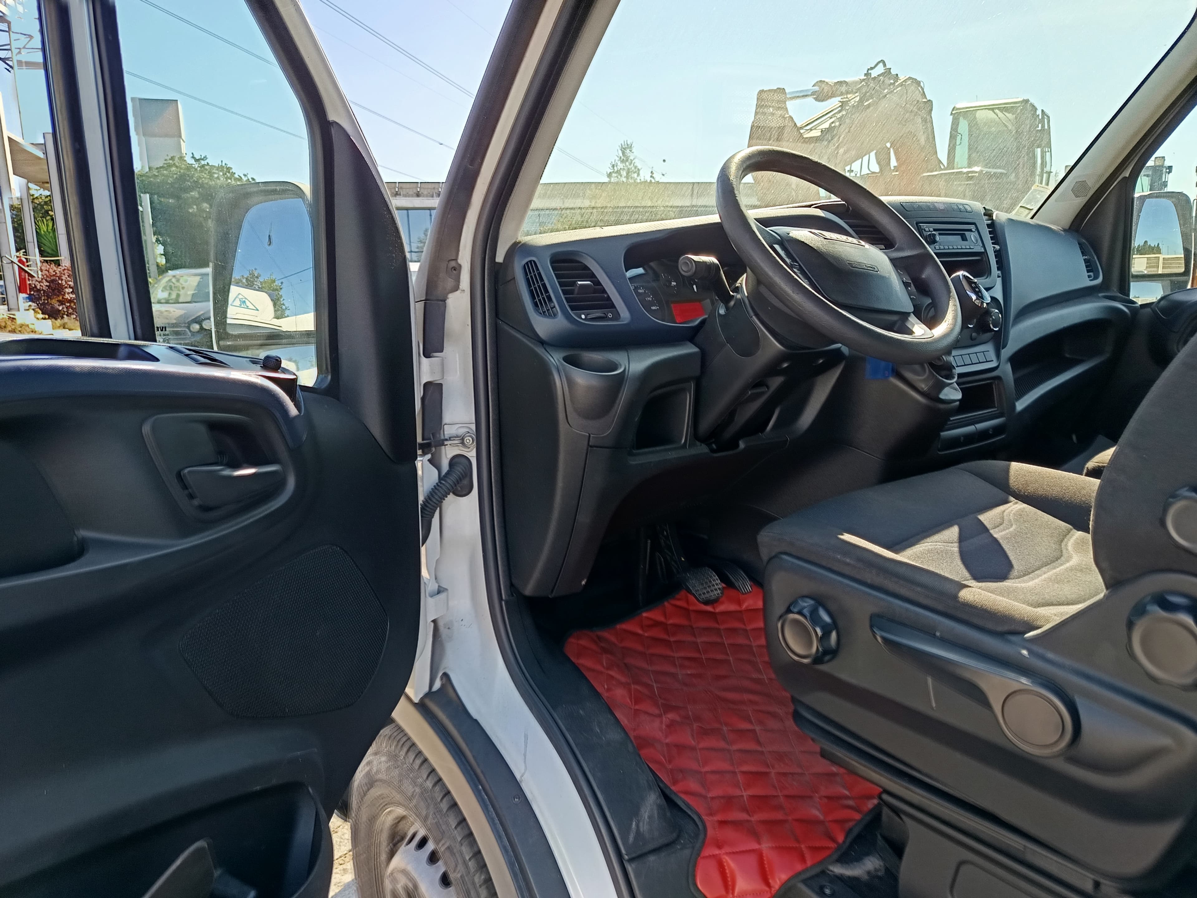 Iveco Daily · Ano 2018 — image 26