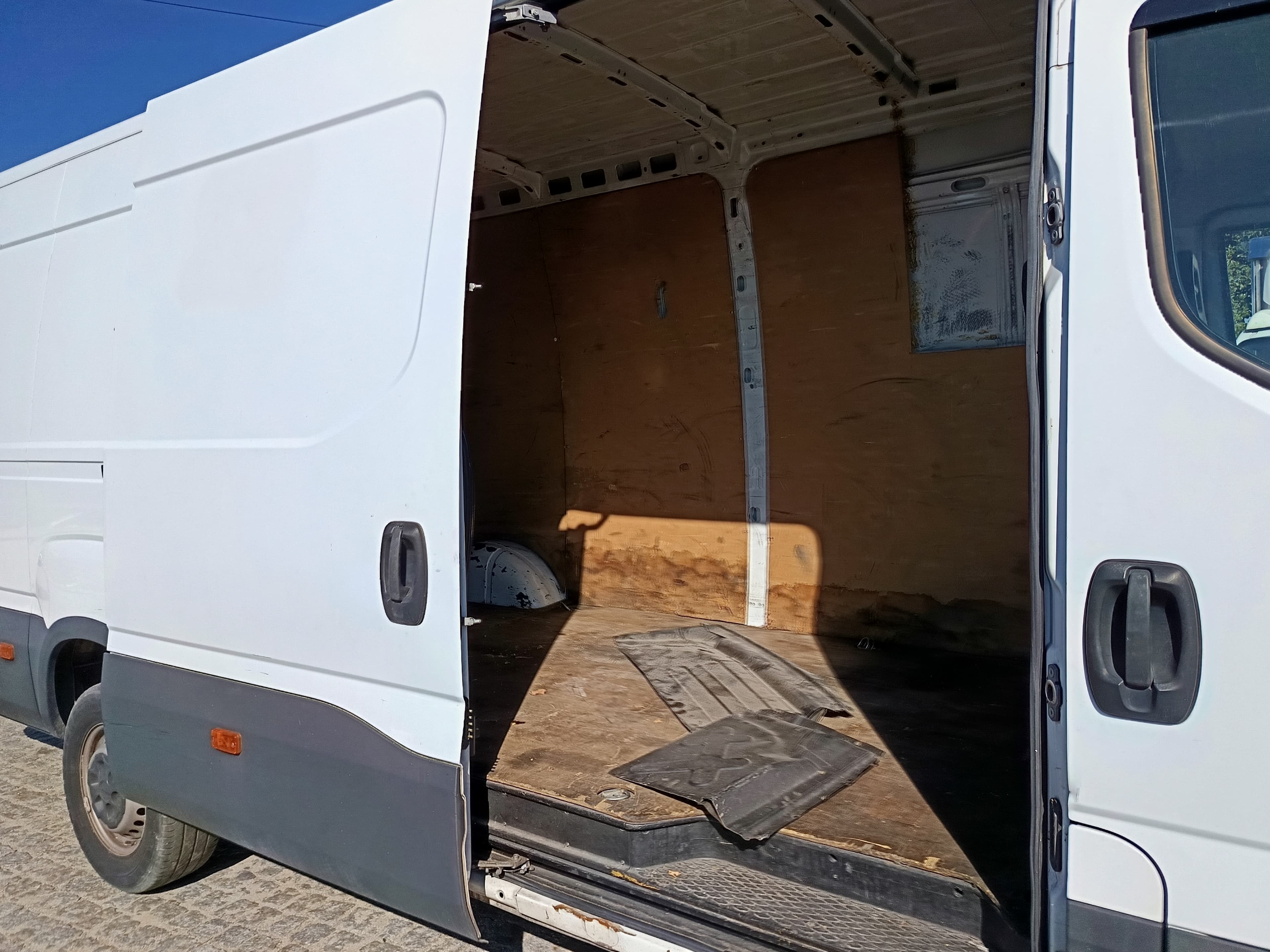 Iveco Daily · Ano 2018 — image 24