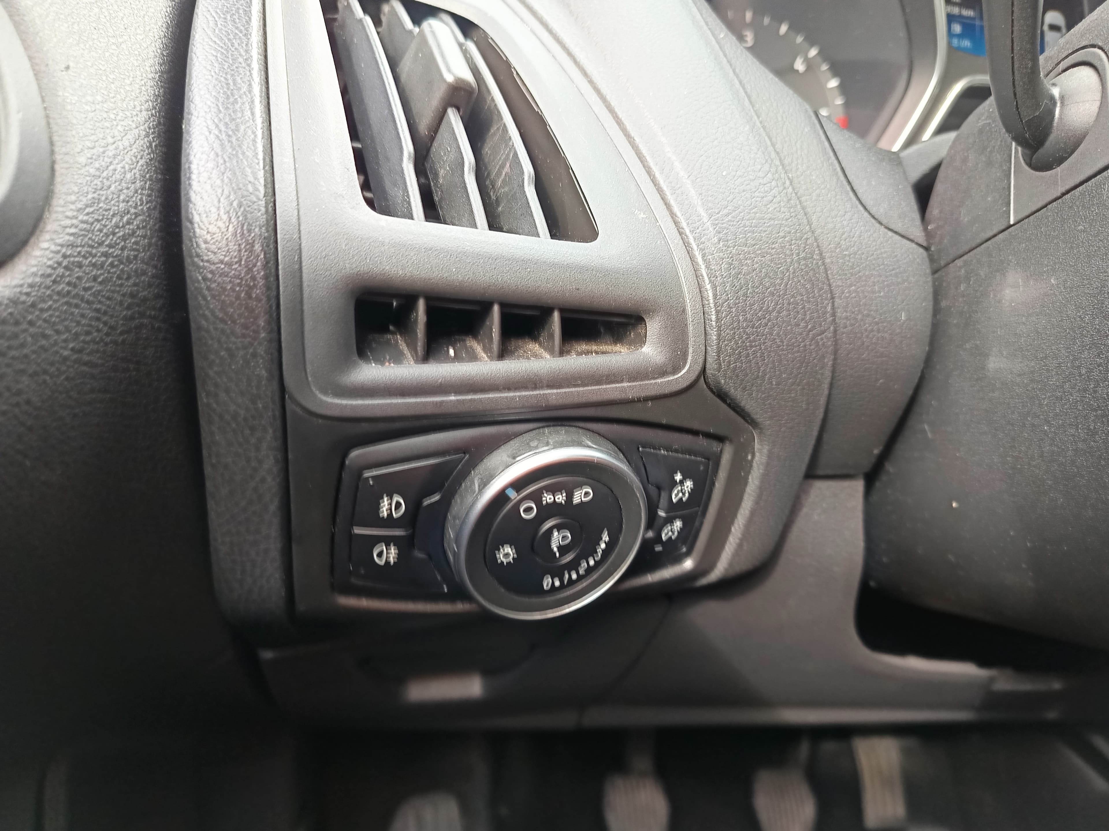 Ford Focus · Année 2015 — image 45