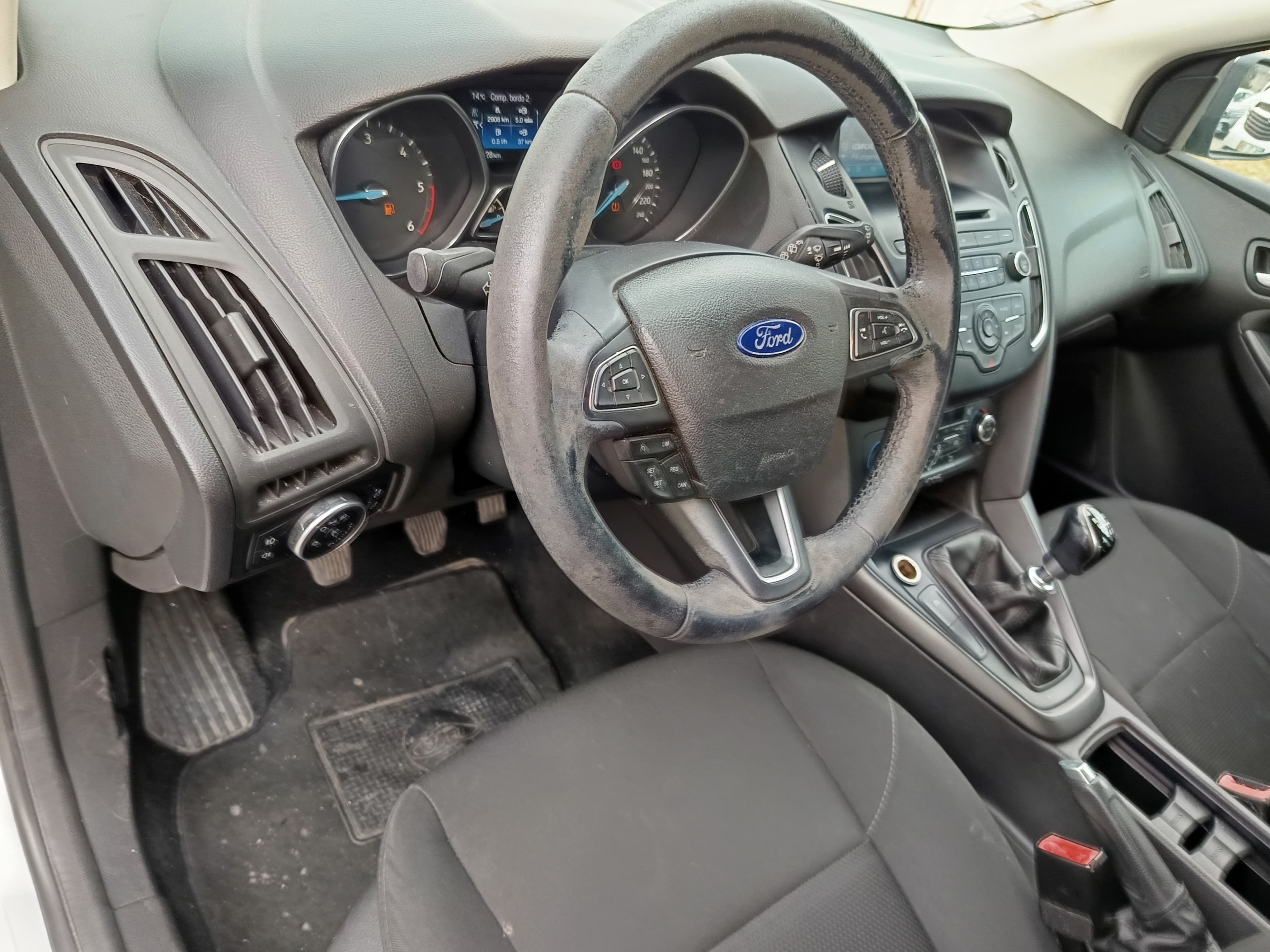 Ford Focus · Année 2015 — image 35