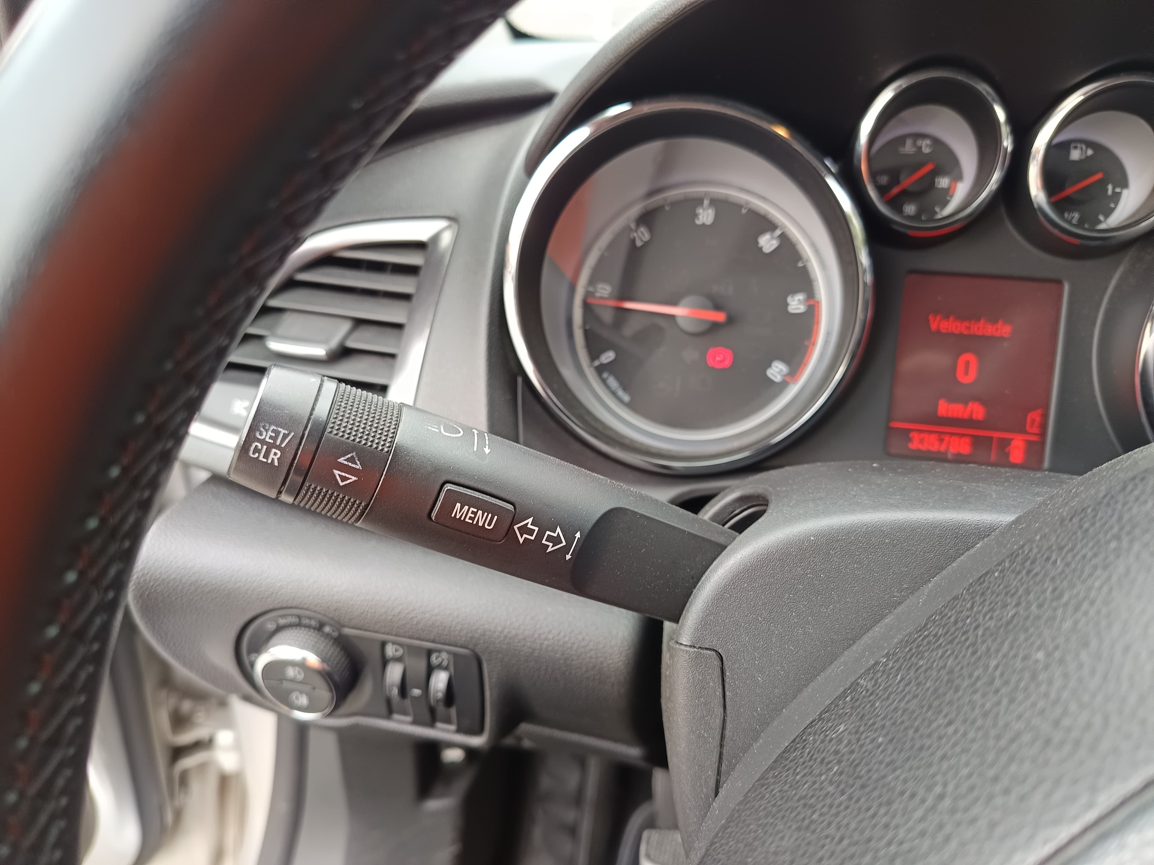 Opel Astra · Ano 2011 — imagem 41