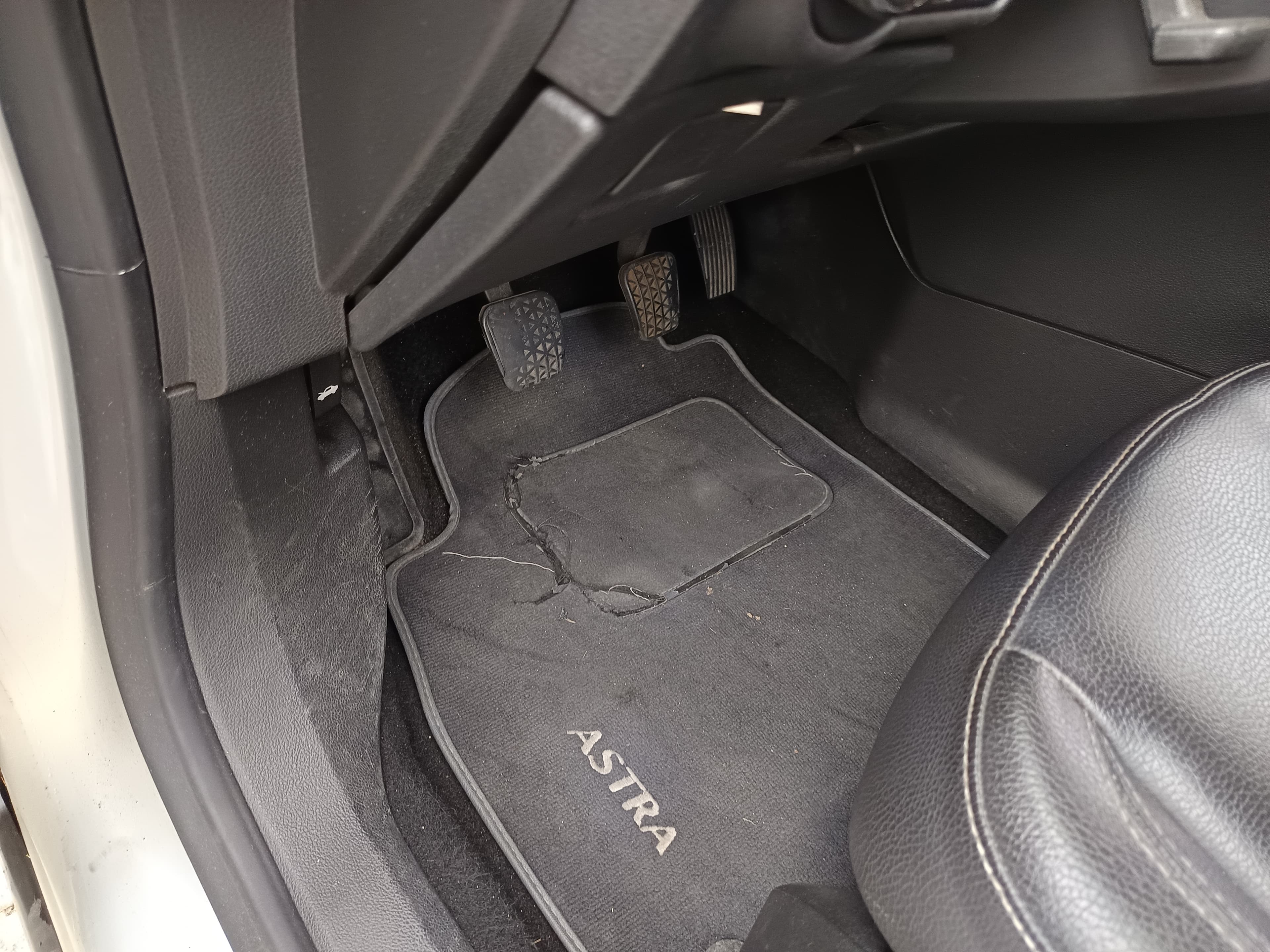 Opel Astra · Ano 2011 — imagem 32