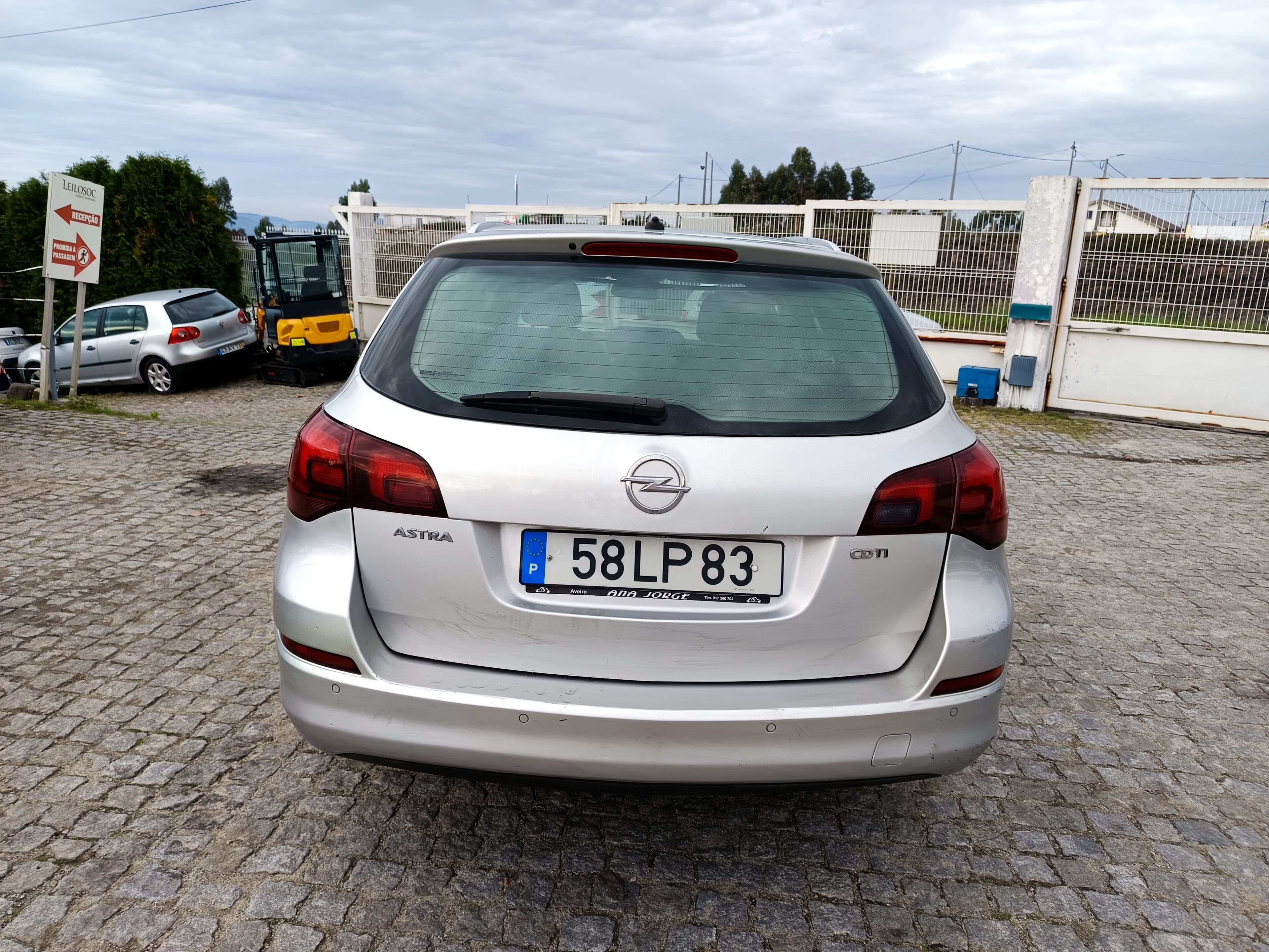 Opel Astra · Ano 2011 — imagem 5