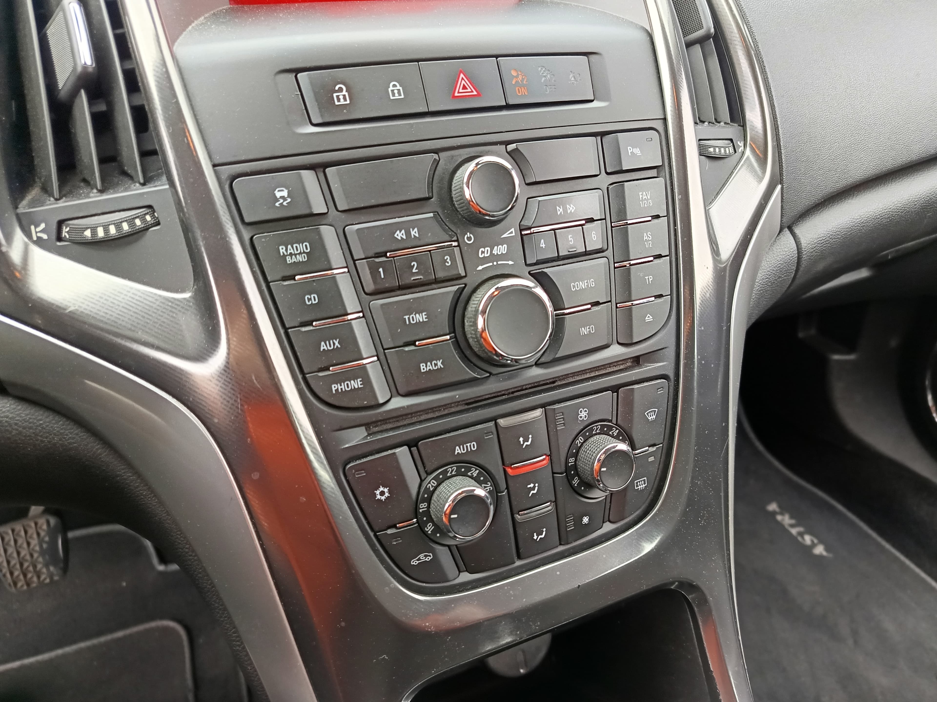 Opel Astra · Ano 2011 — imagem 35
