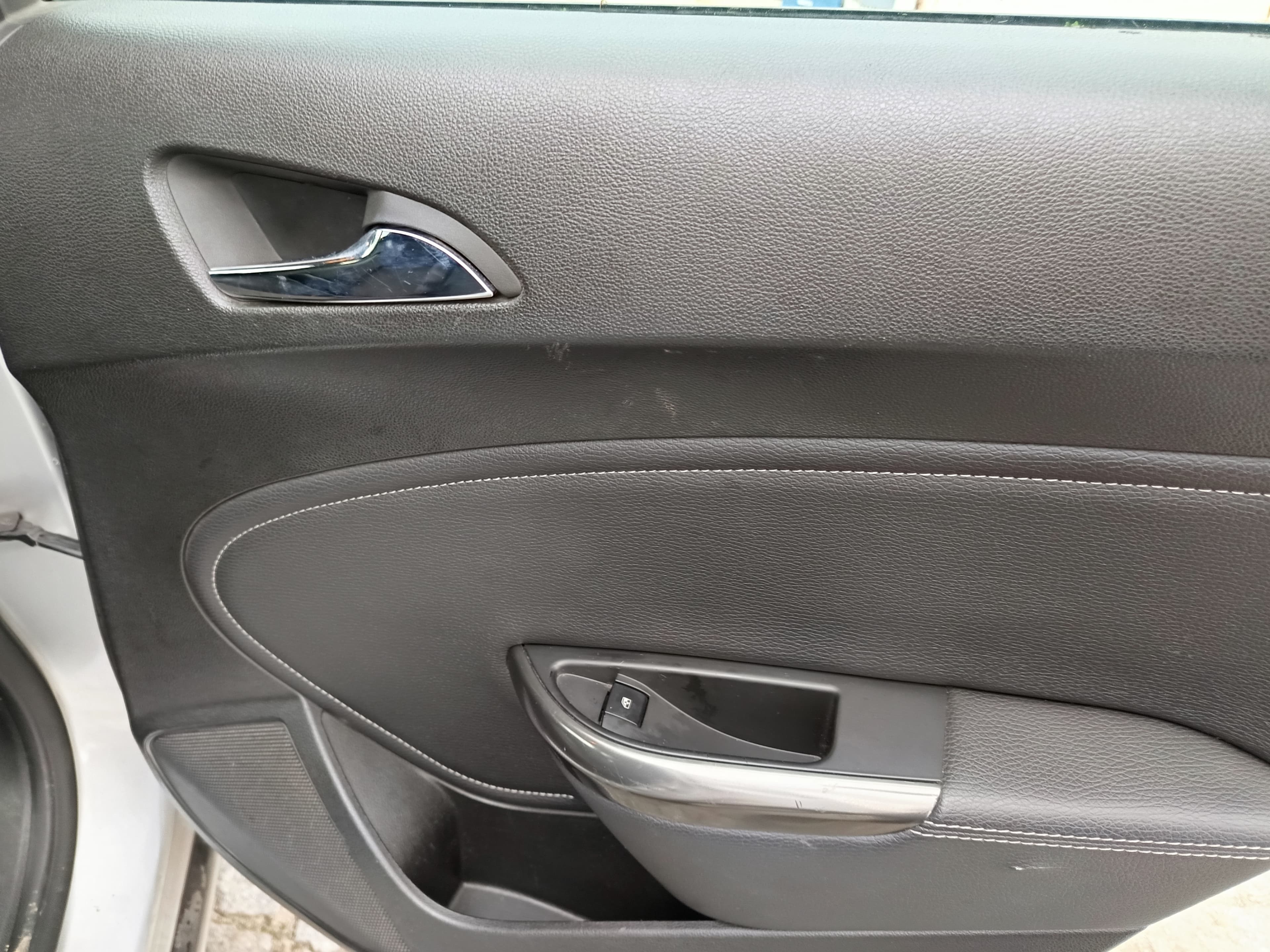 Opel Astra · Ano 2011 — imagem 20