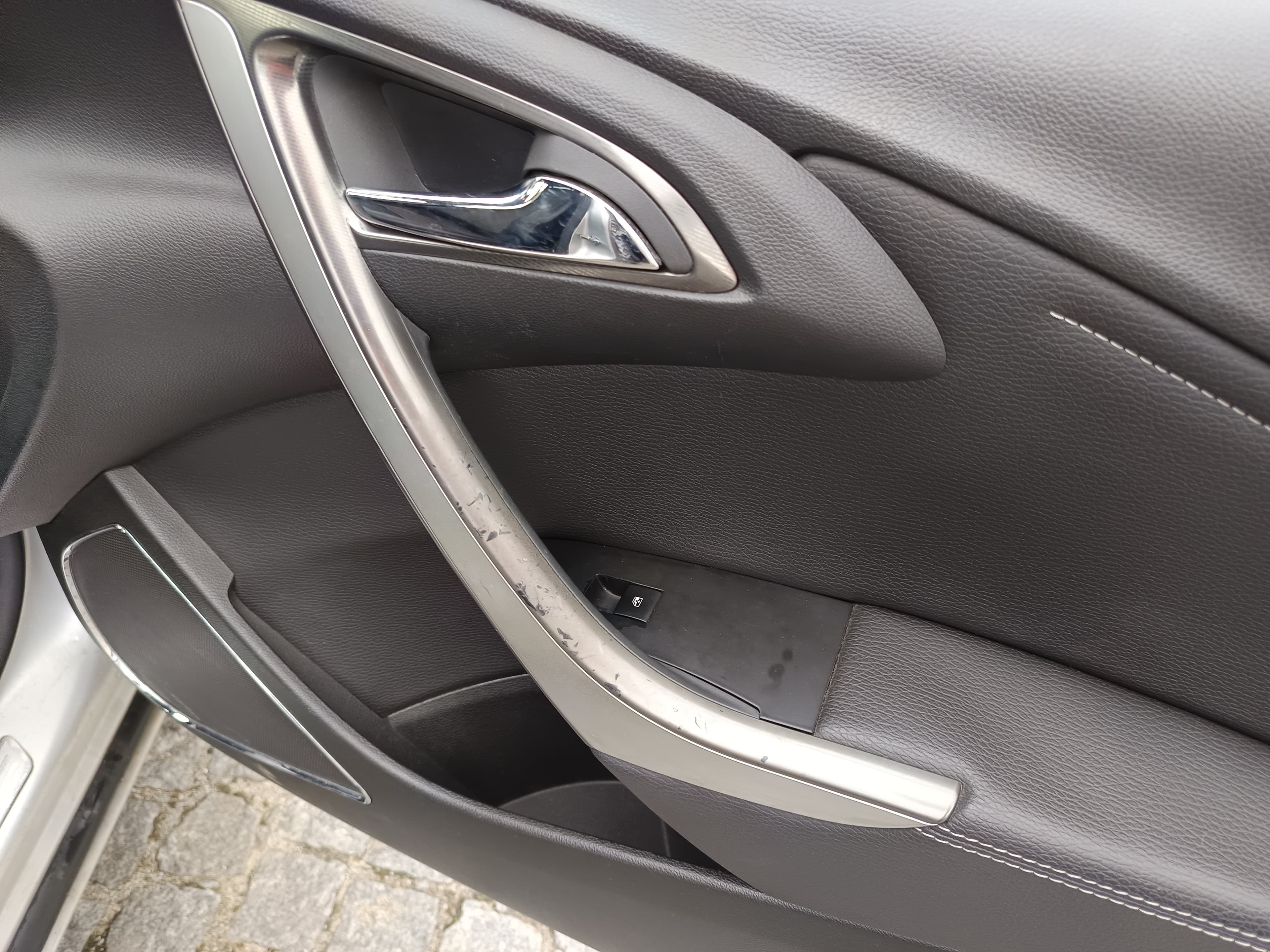 Opel Astra · Ano 2011 — imagem 23