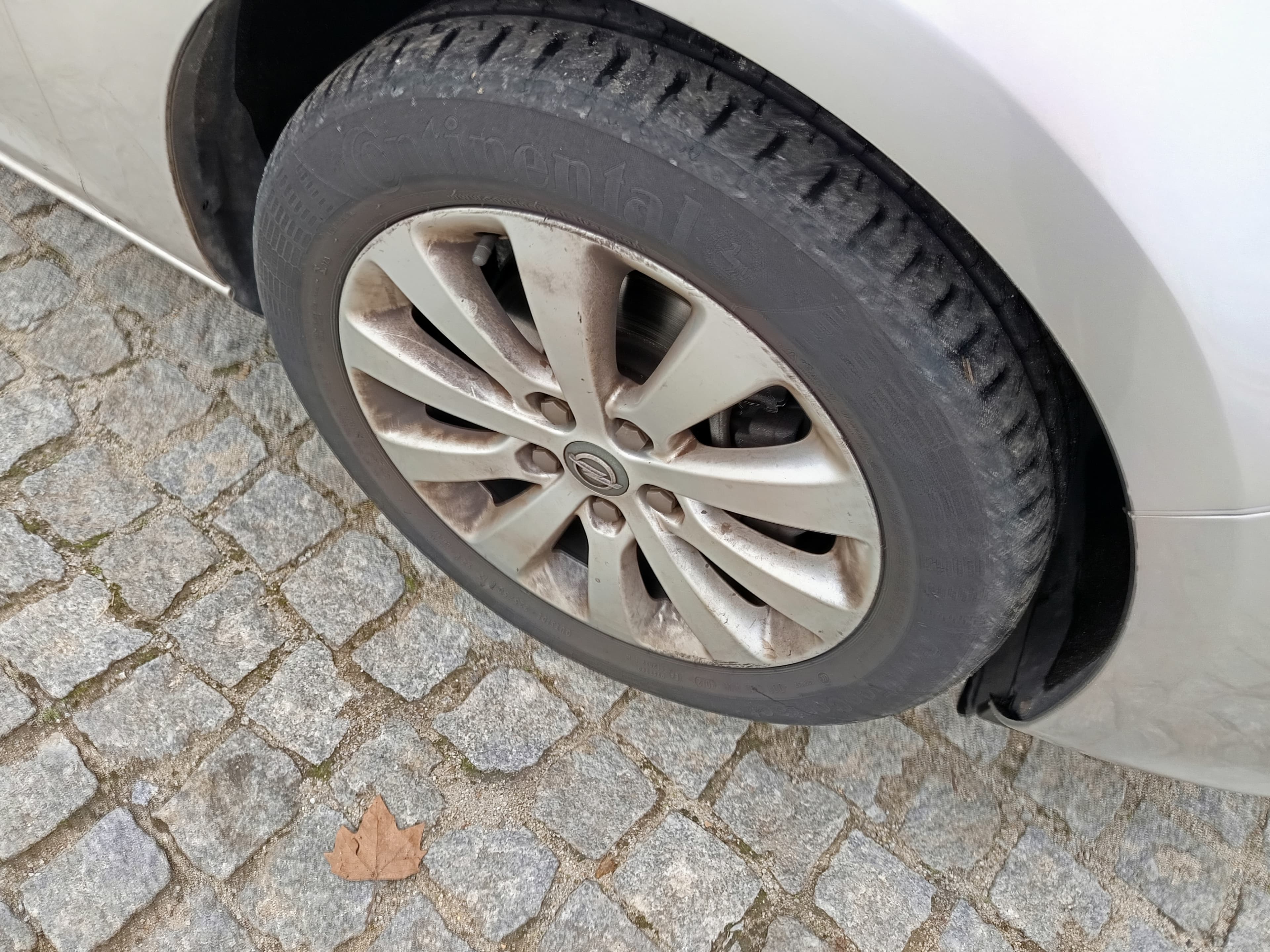 Opel Astra · Ano 2011 — imagem 9