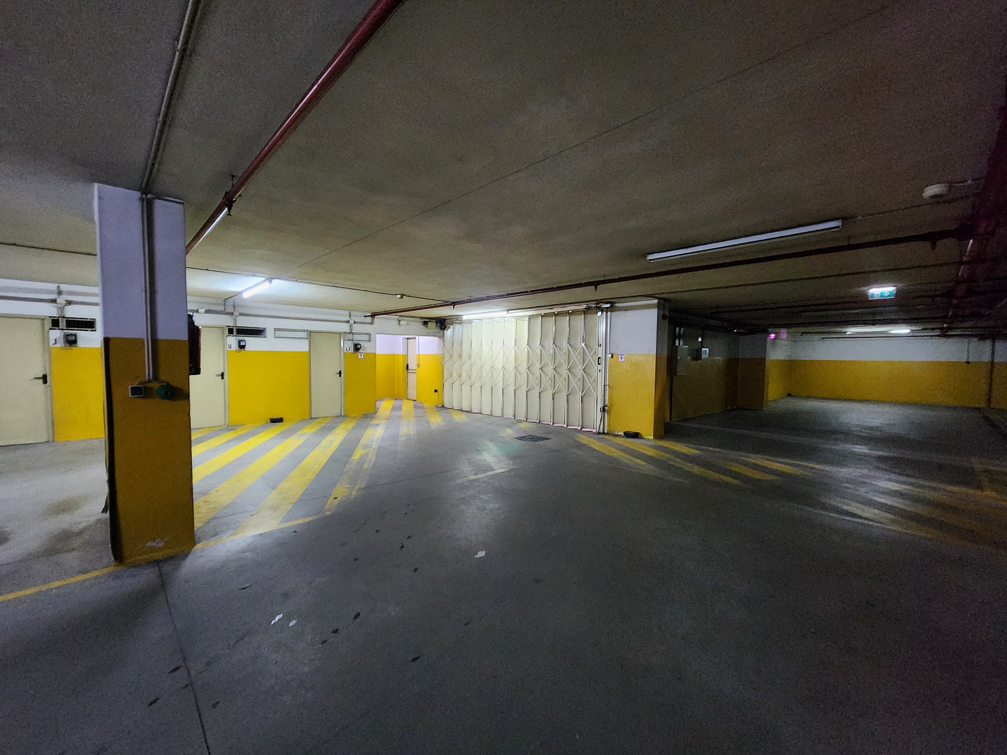 Garagem com Arrumos · Boavista, Porto