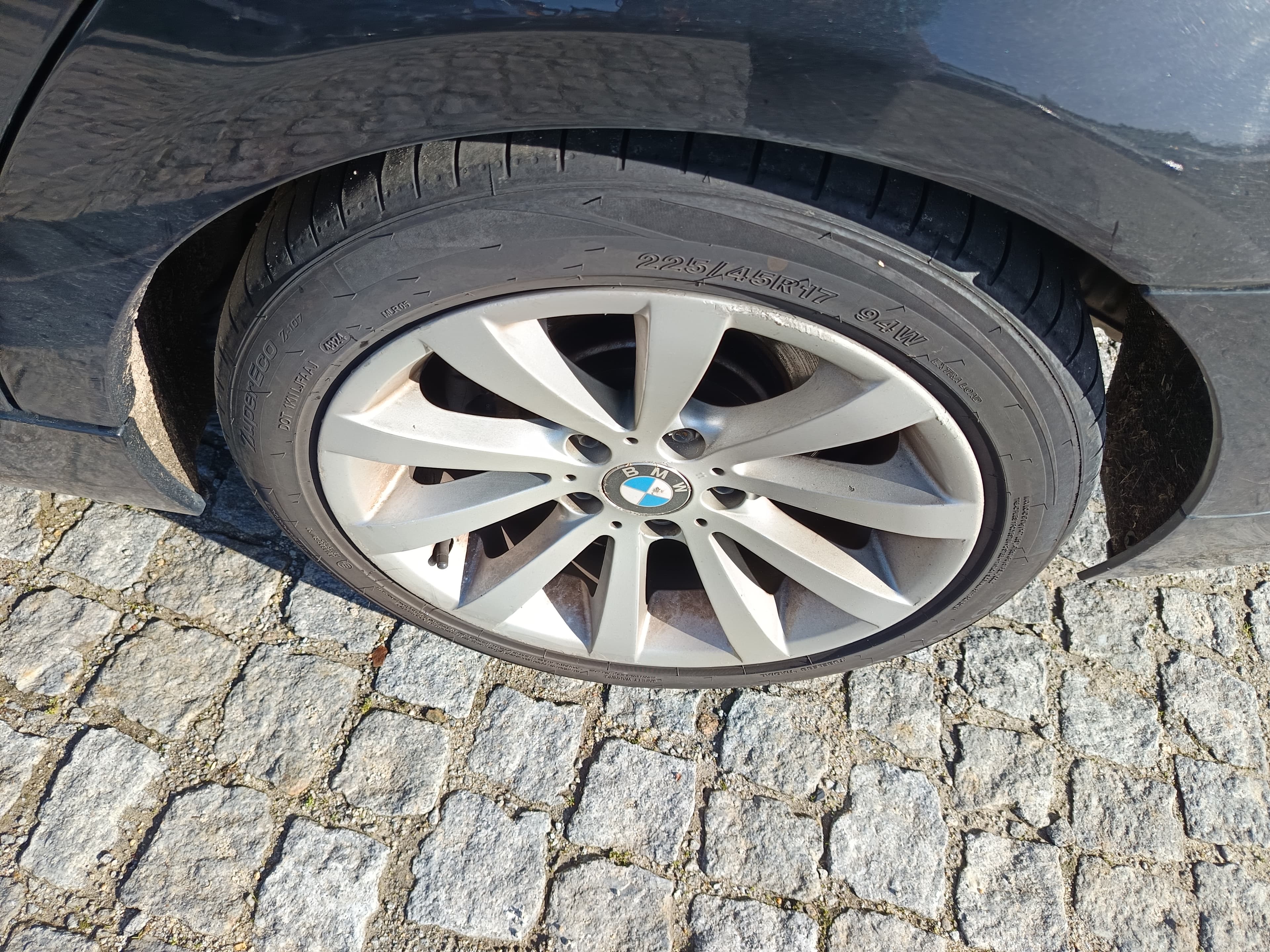 BMW 320 D · Ano 2009 — imagem 16