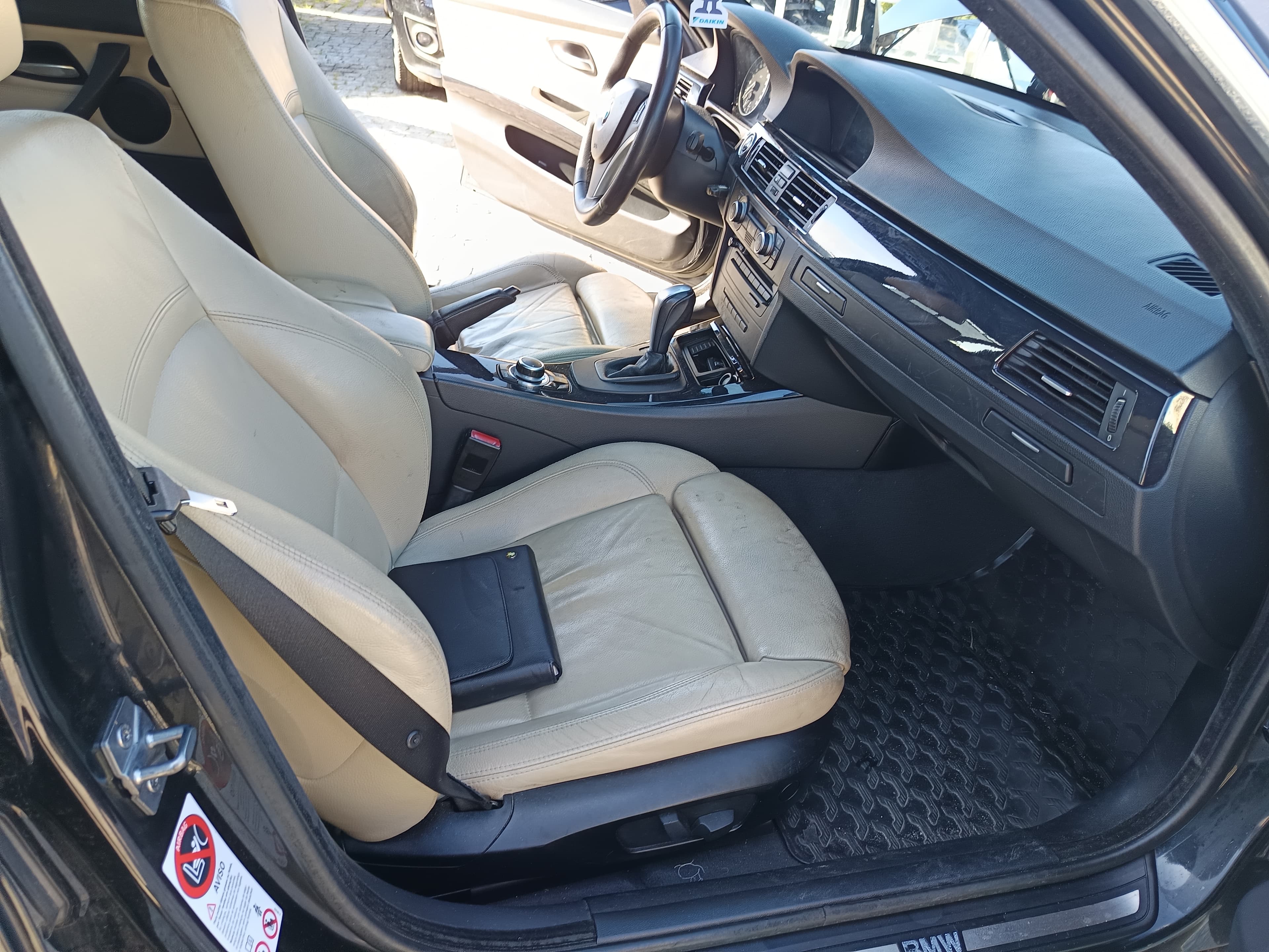 BMW 320 D · Ano 2009 — imagem 31