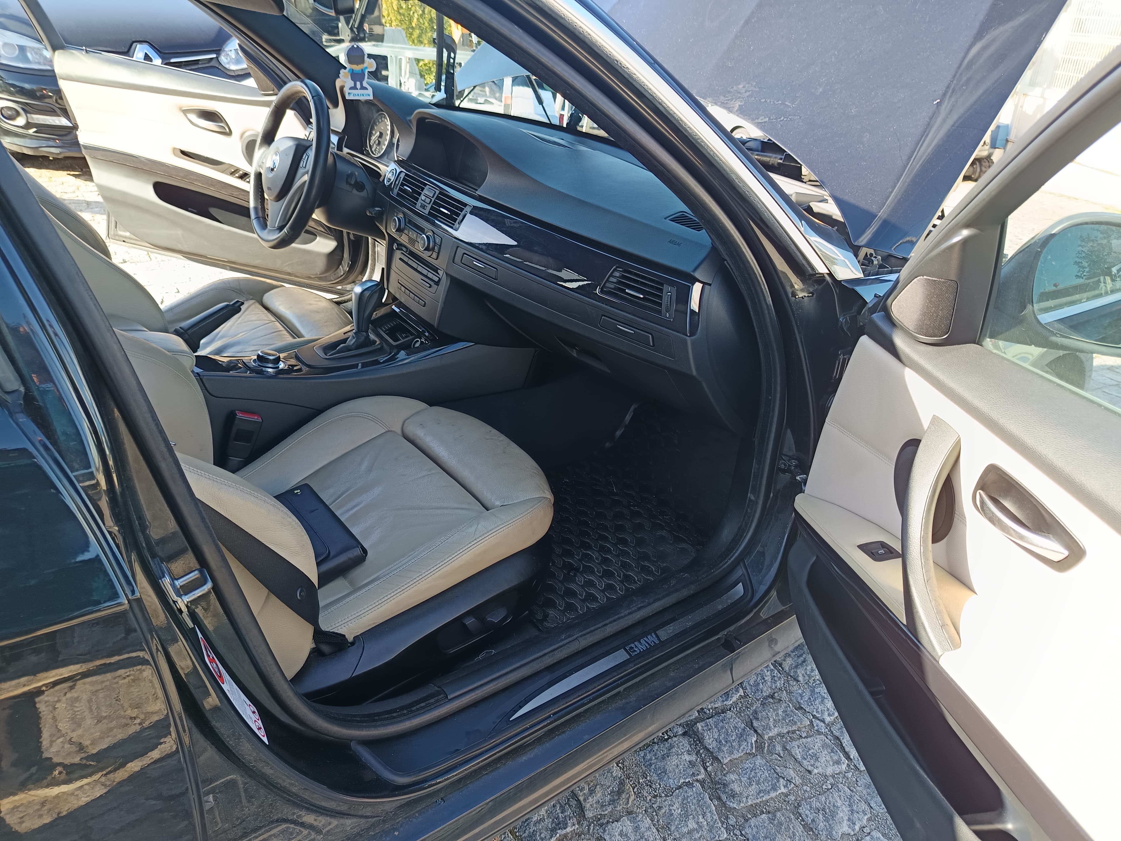 BMW 320 D · Ano 2009 — imagem 29