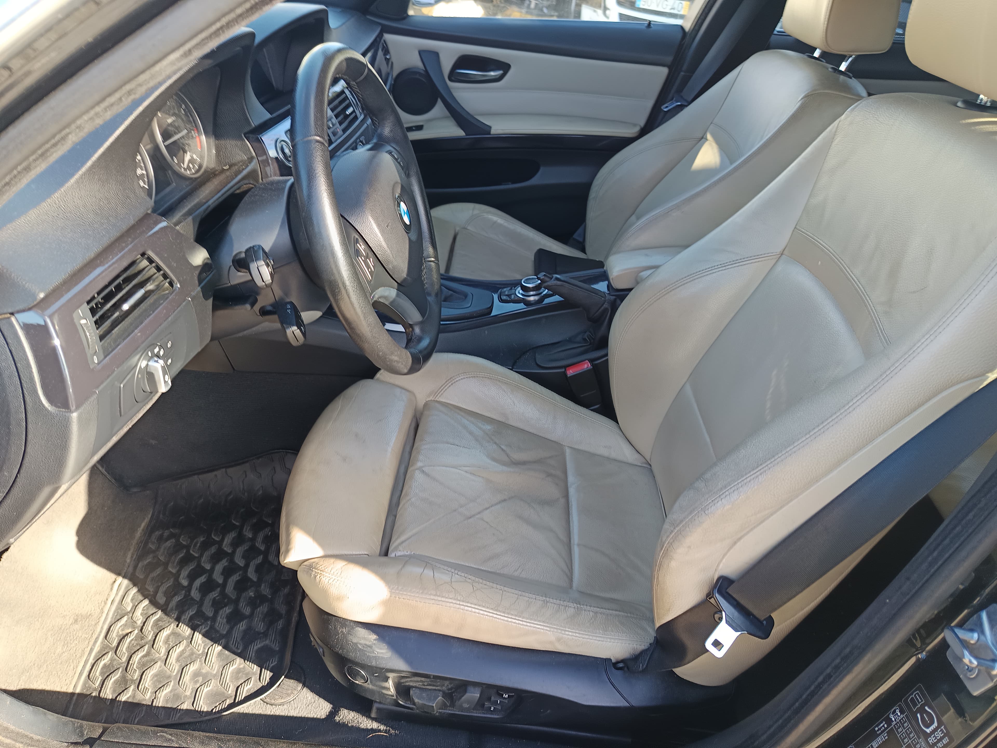 BMW 320 D · Ano 2009 — imagem 34