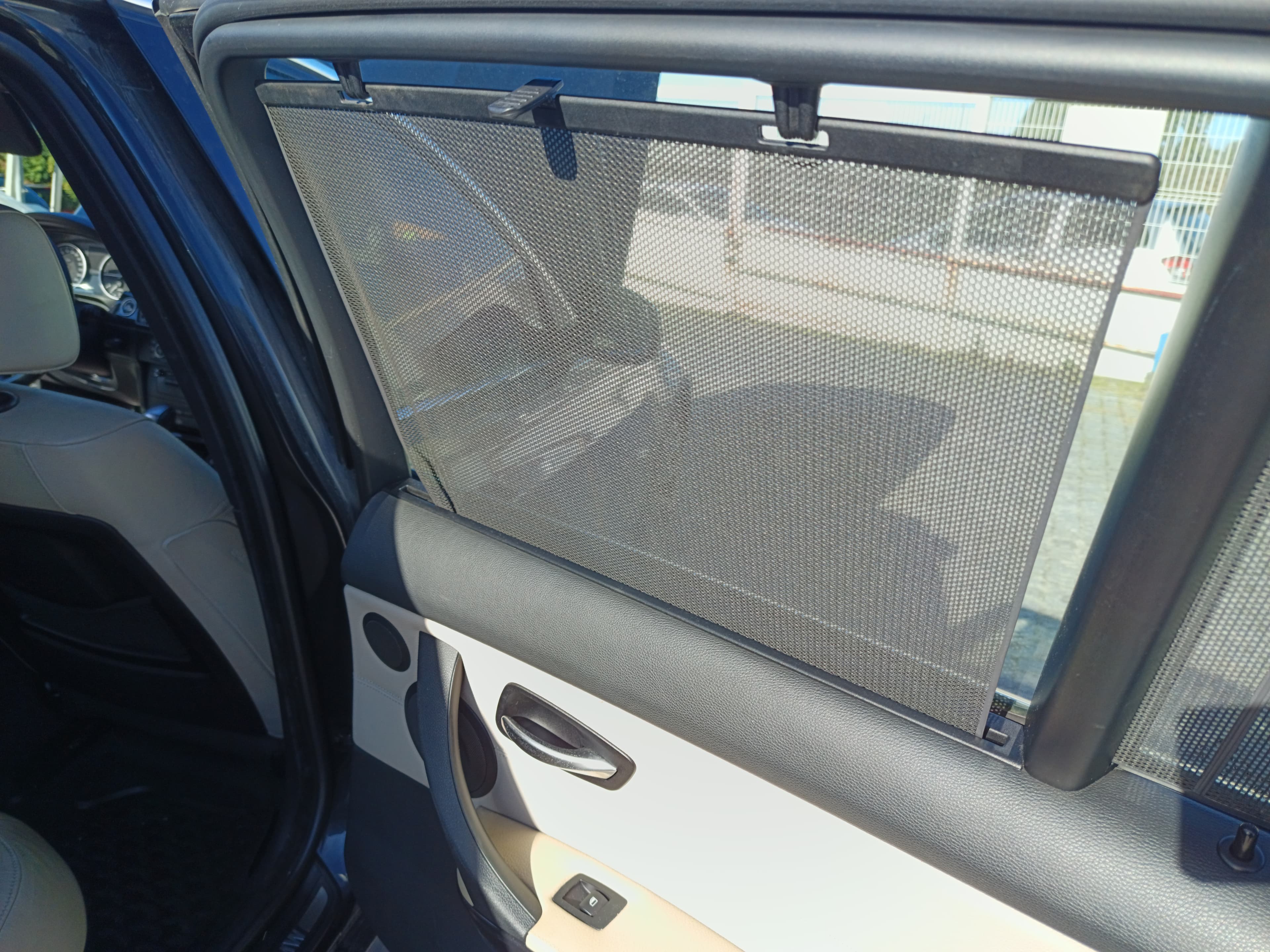 BMW 320 D · Ano 2009 — imagem 28
