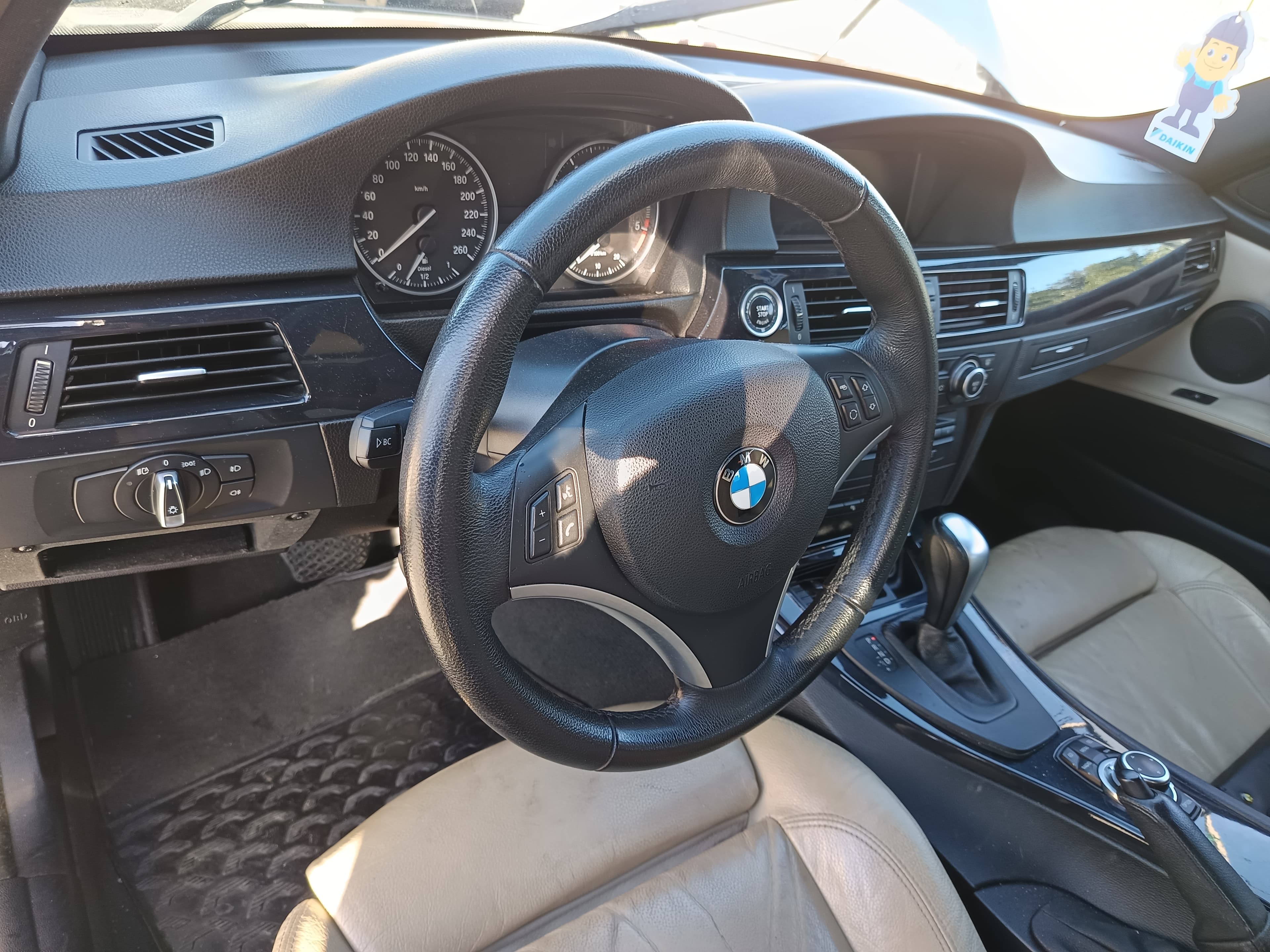 BMW 320 D · Ano 2009 — imagem 37