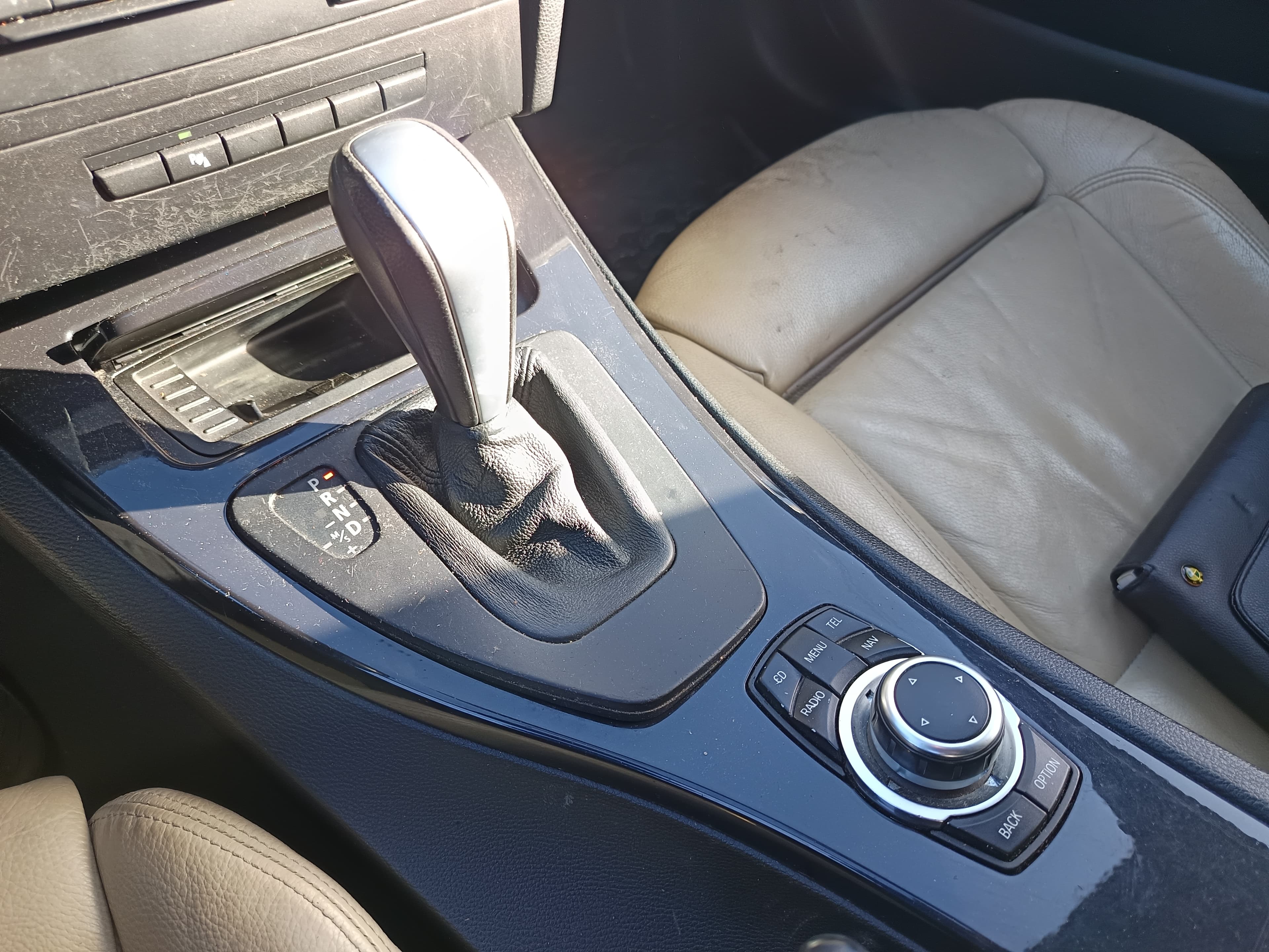 BMW 320 D · Ano 2009 — imagem 41