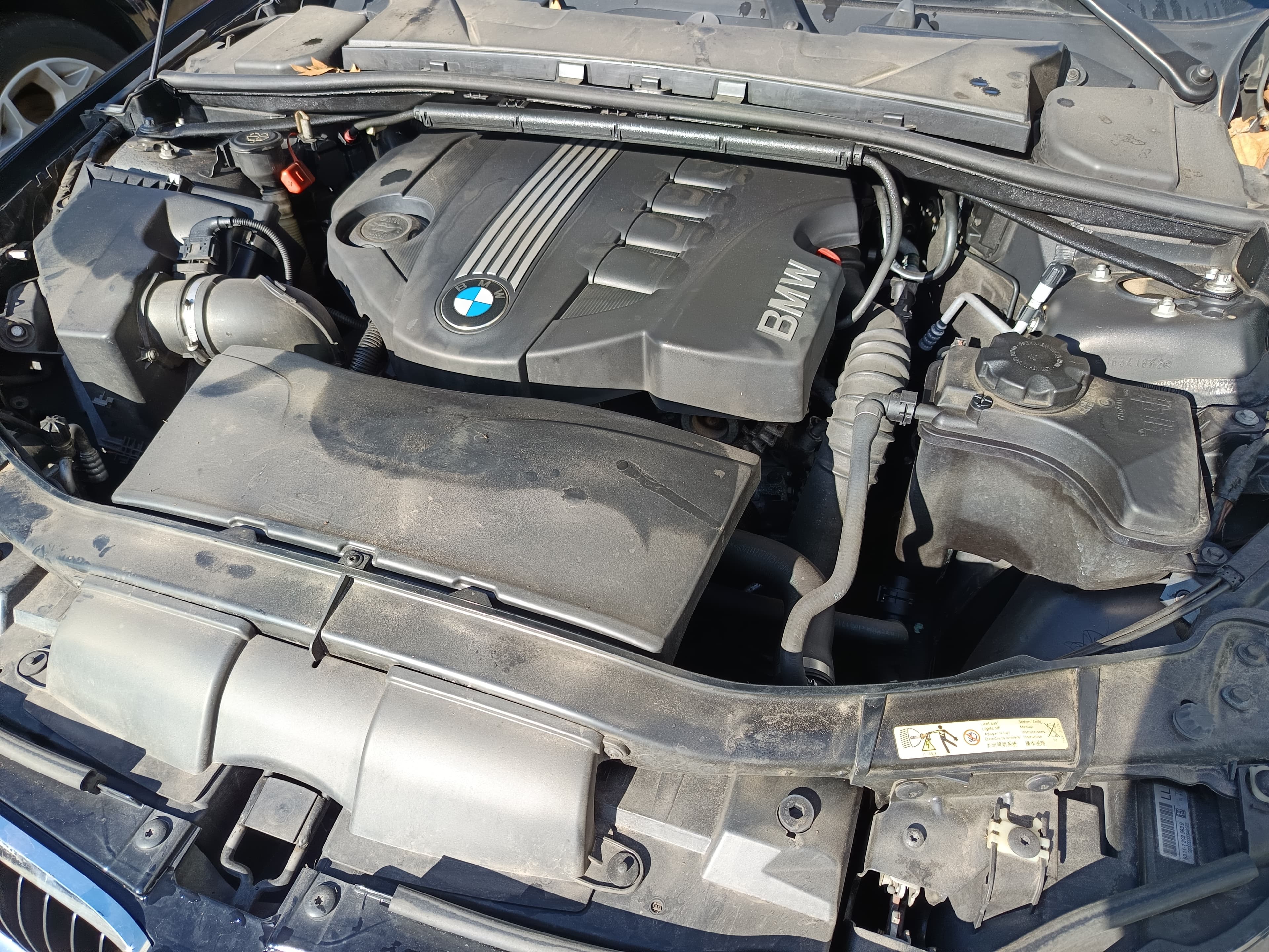 BMW 320 D · Ano 2009 — imagem 18
