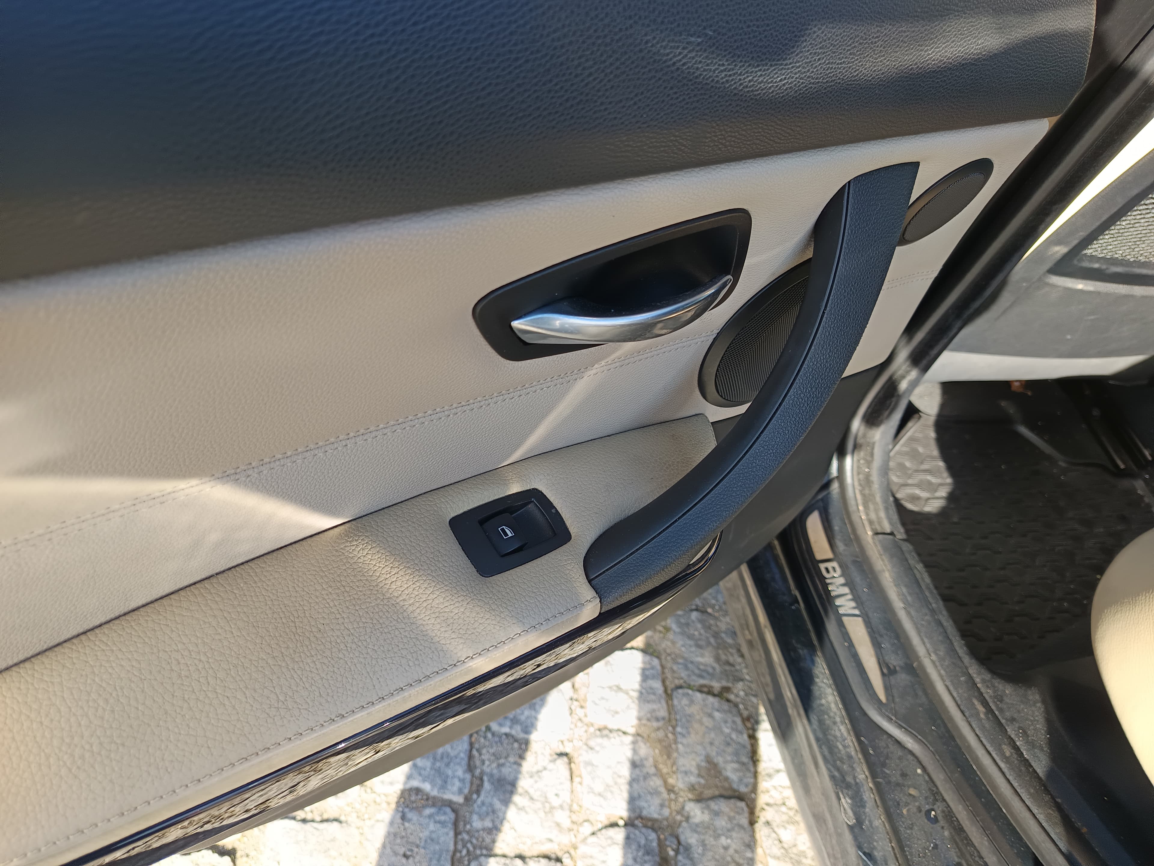 BMW 320 D · Ano 2009 — imagem 21