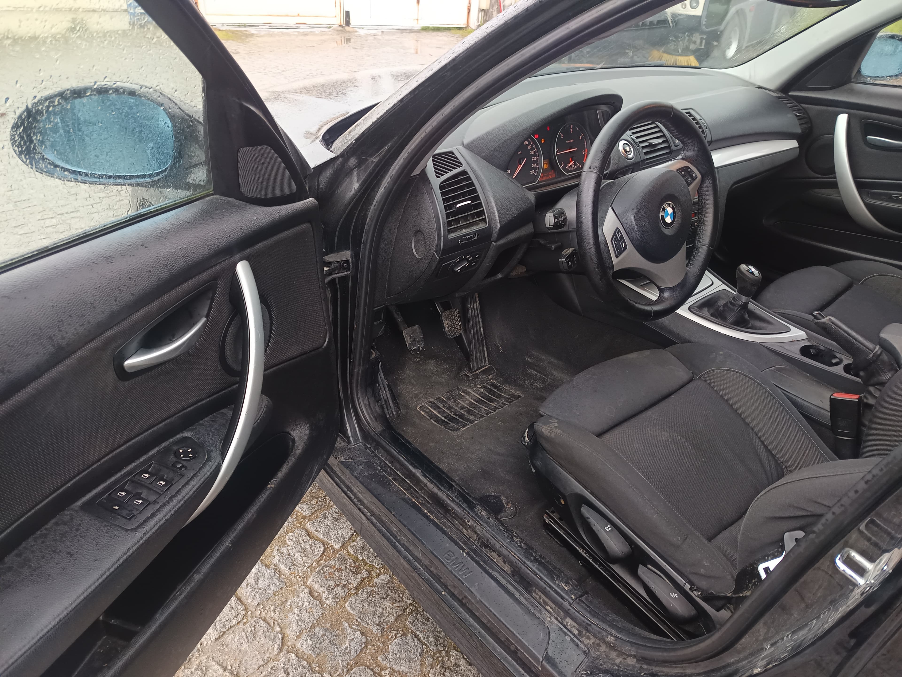 BMW 120D · Ano 2007 — image 27