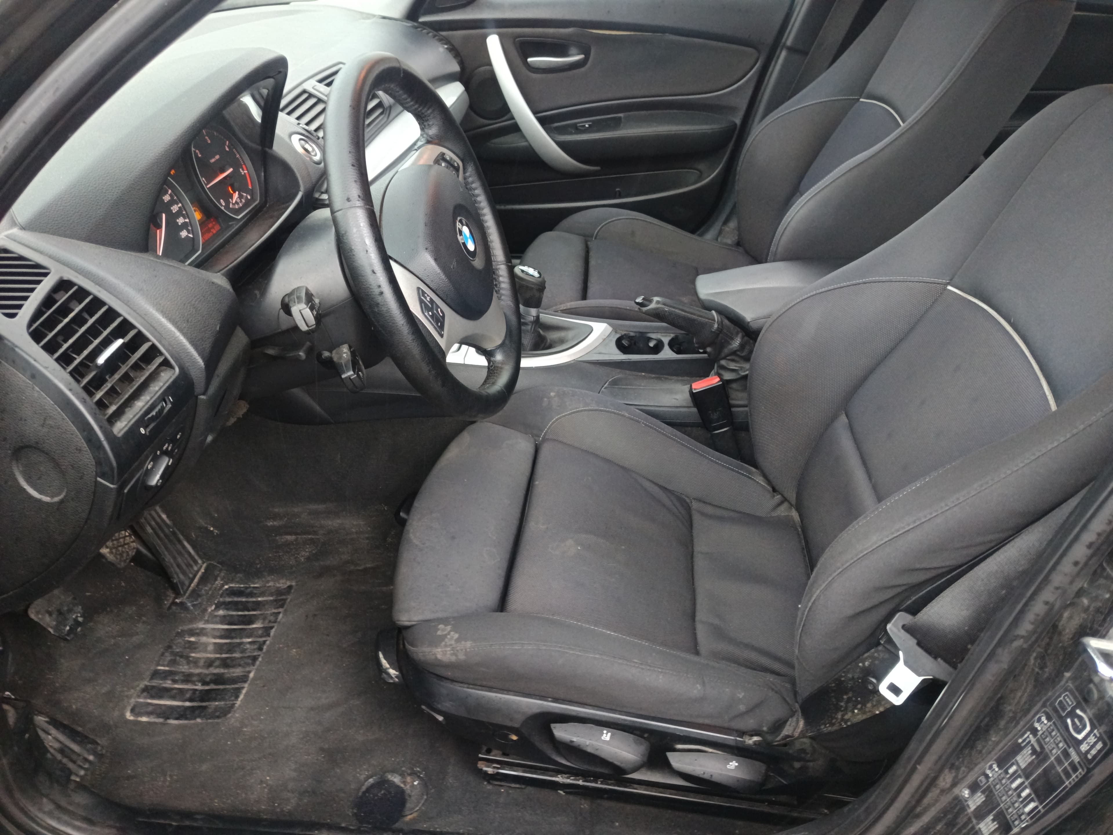 BMW 120D · Ano 2007 — image 30