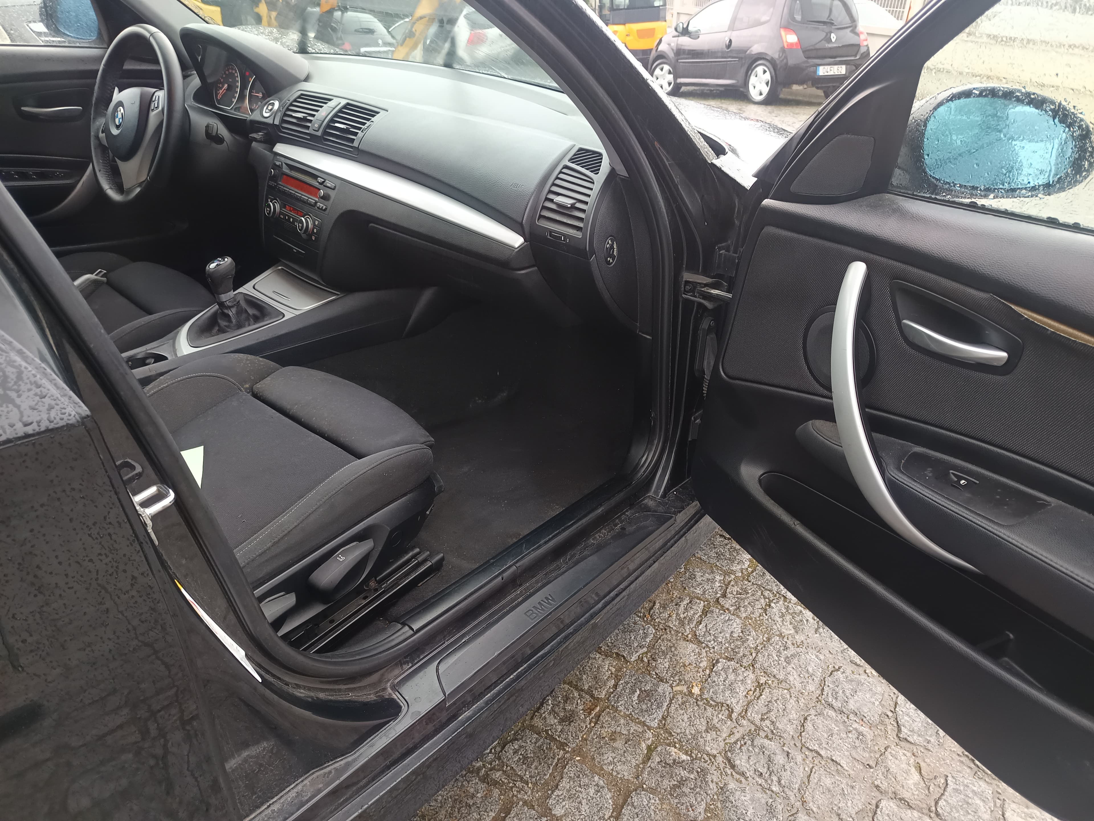 BMW 120D · Ano 2007 — image 22