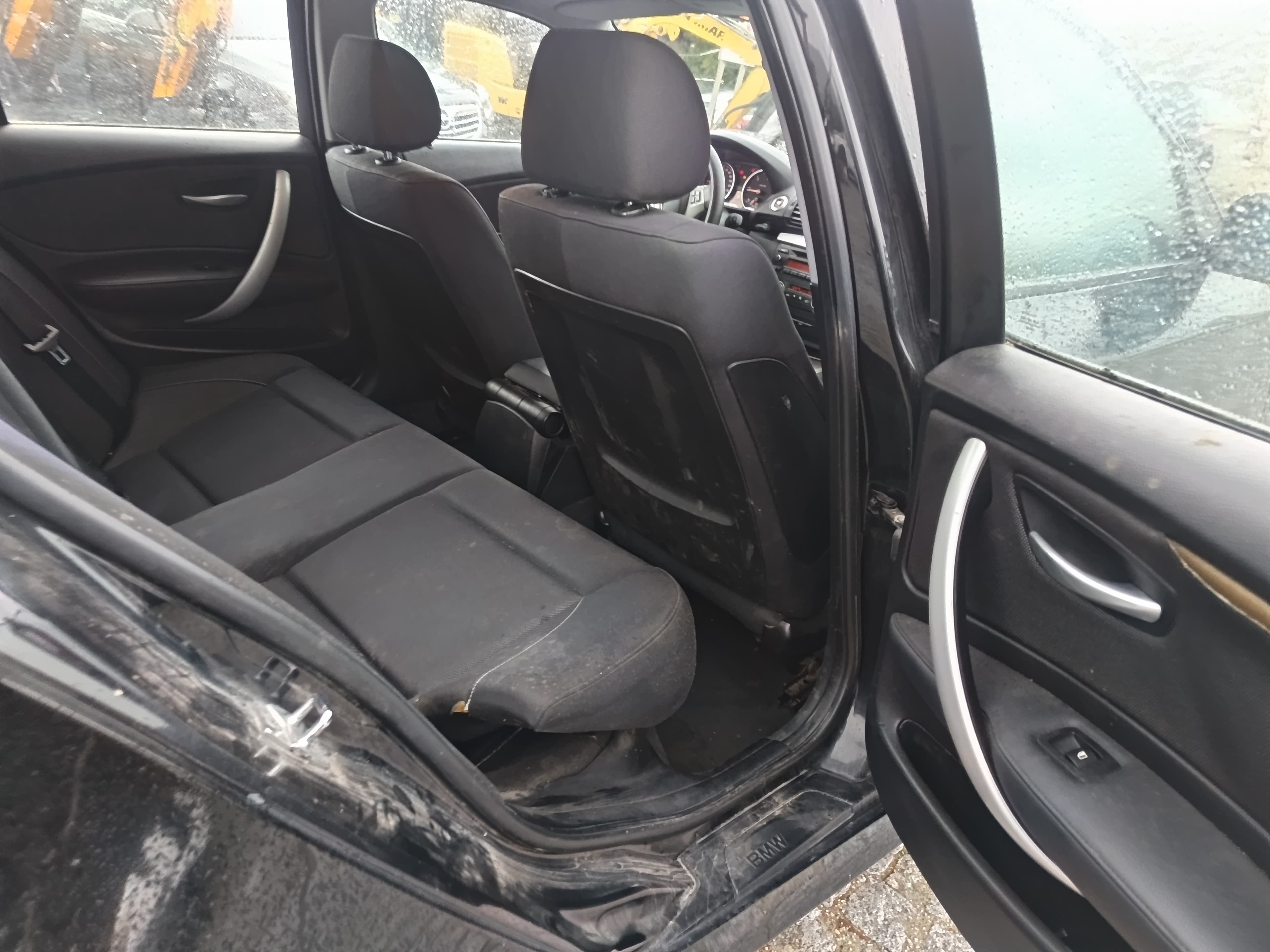 BMW 120D · Ano 2007 — image 19