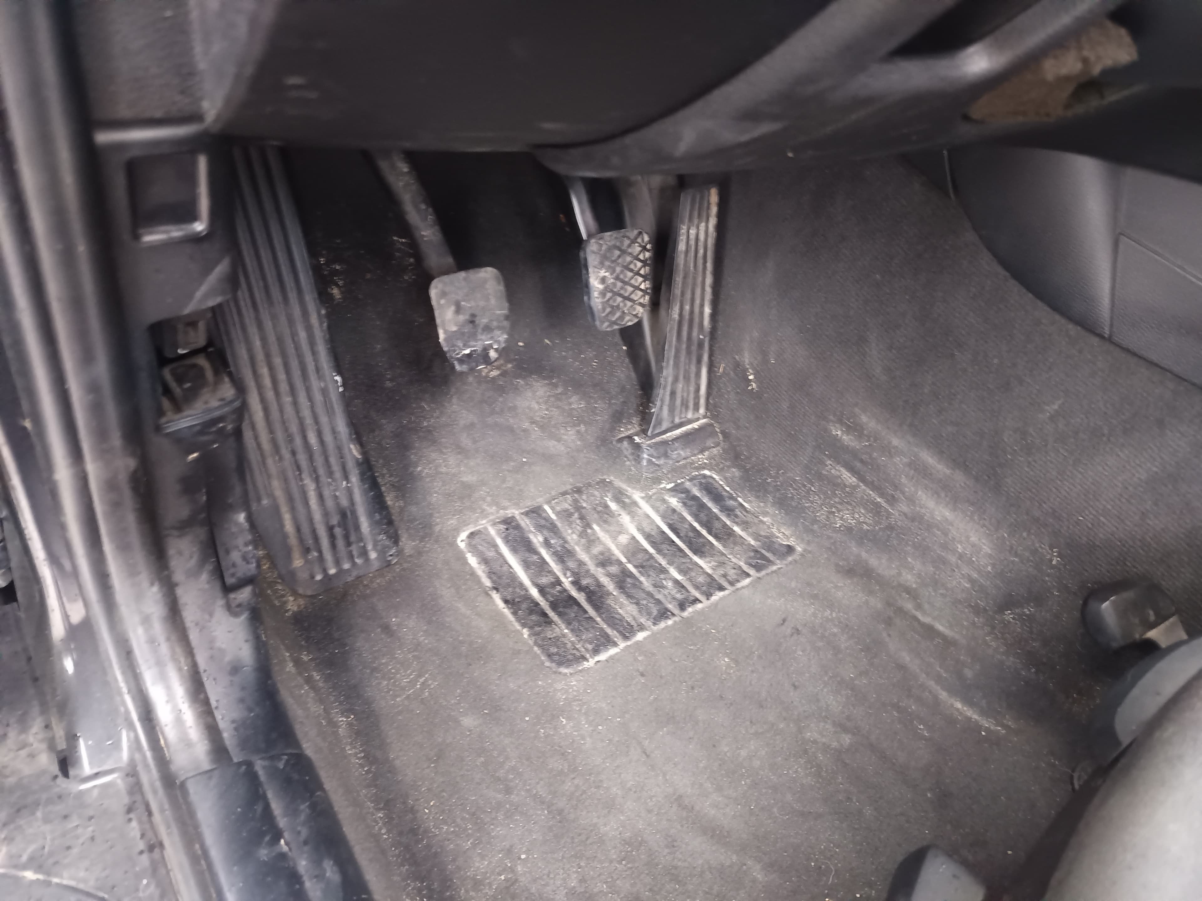 BMW 120D · Ano 2007 — image 31