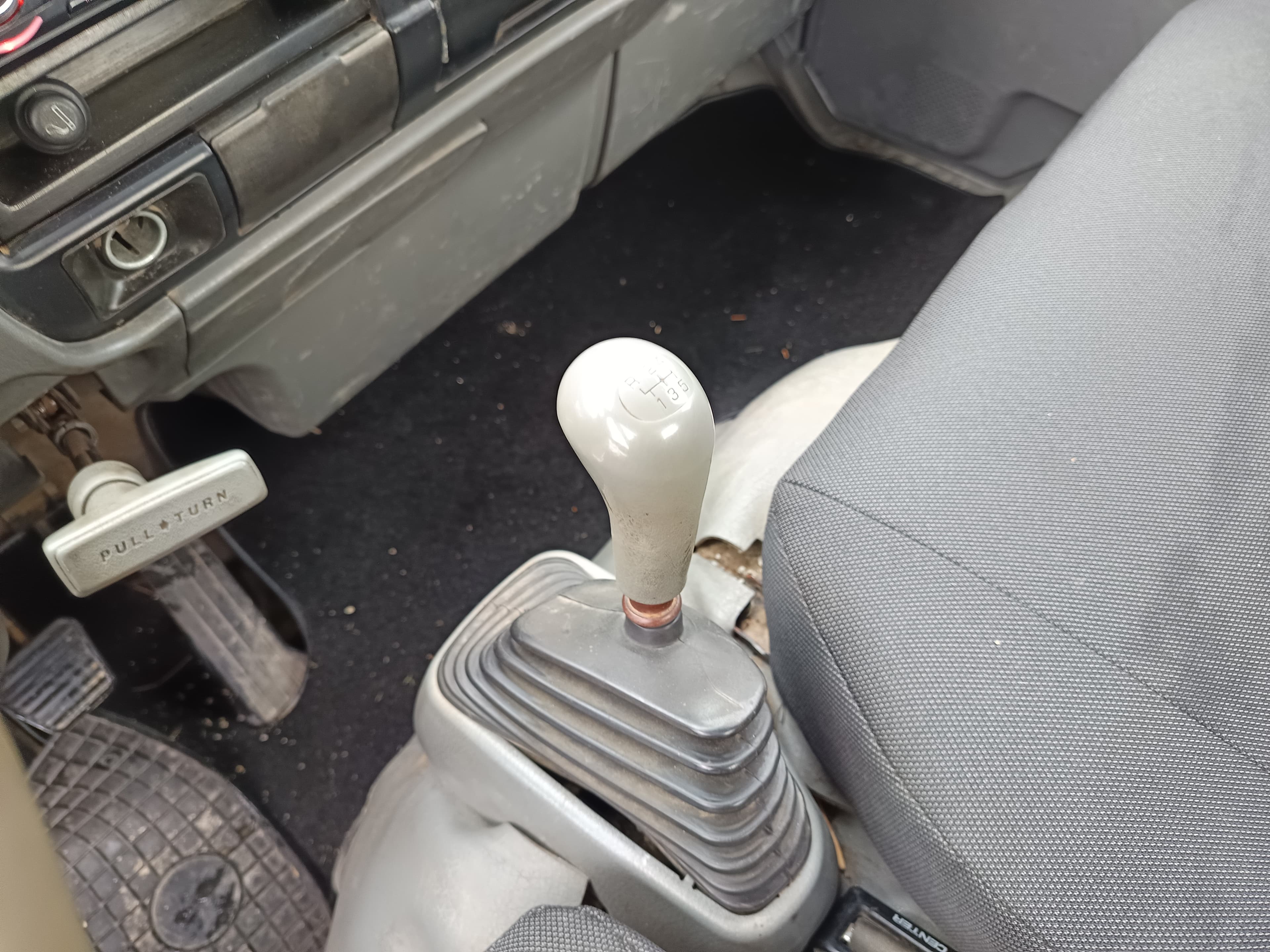 Mitsubishi Canter · Ano 2003 — imagem 24