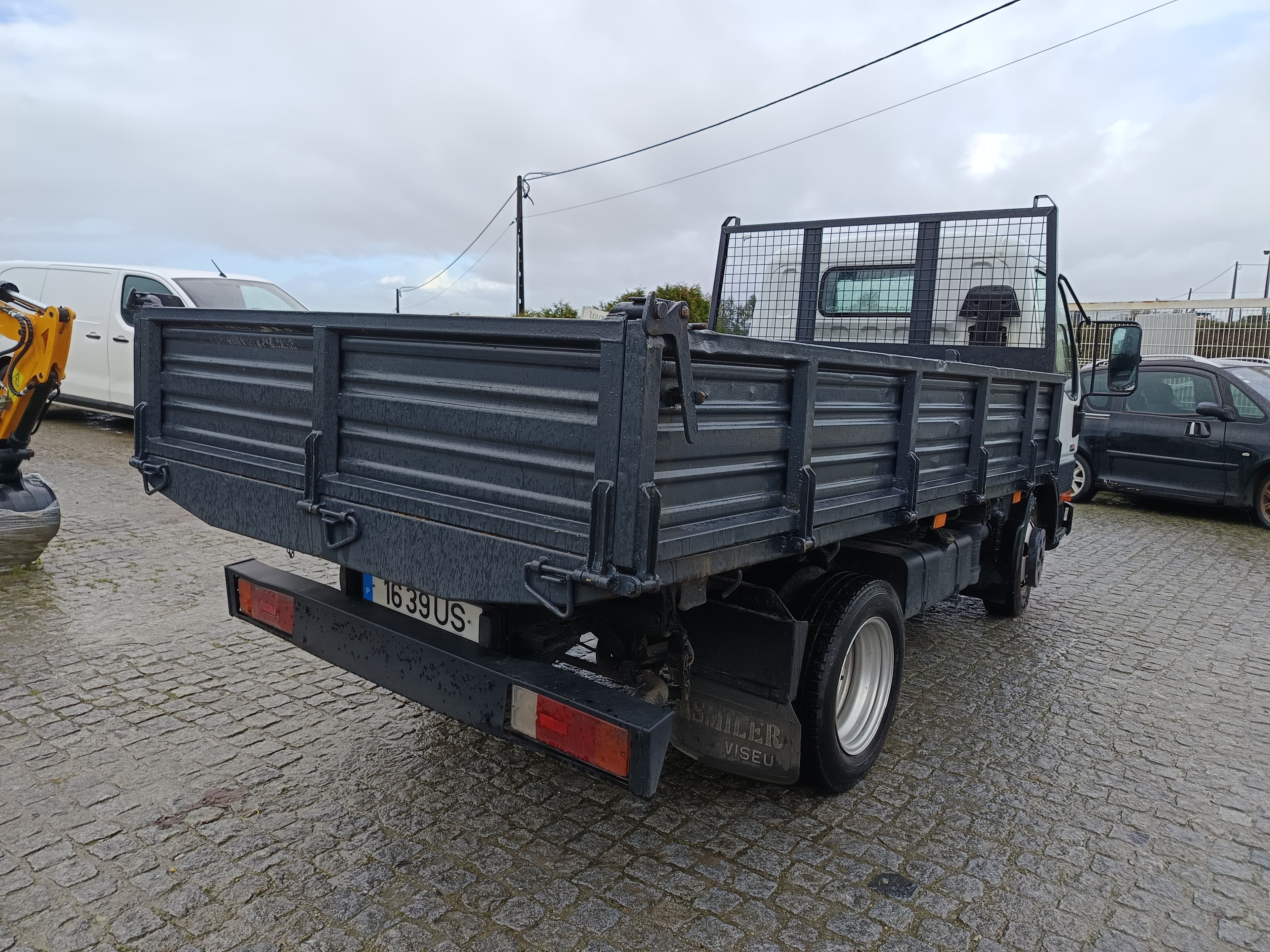 Mitsubishi Canter · Ano 2003 — imagem 4