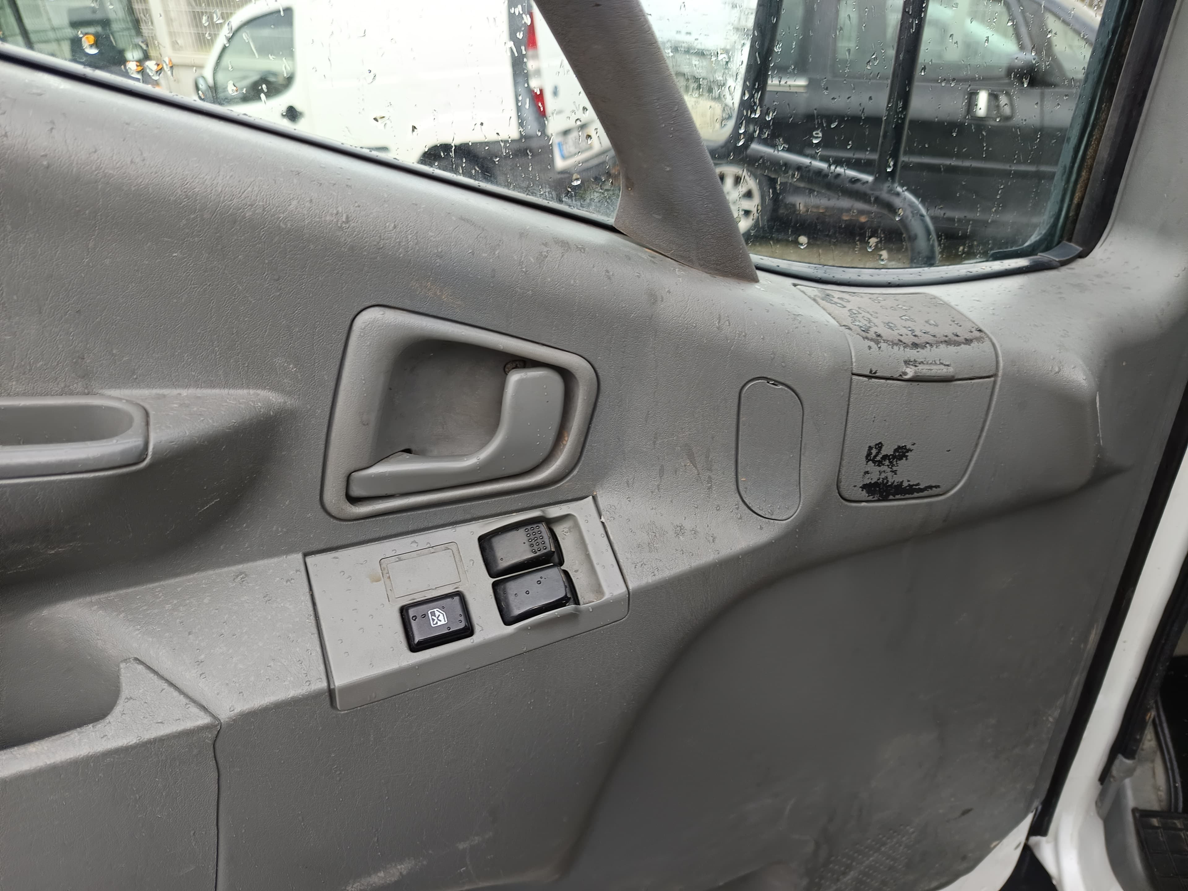 Mitsubishi Canter · Ano 2003 — imagem 19