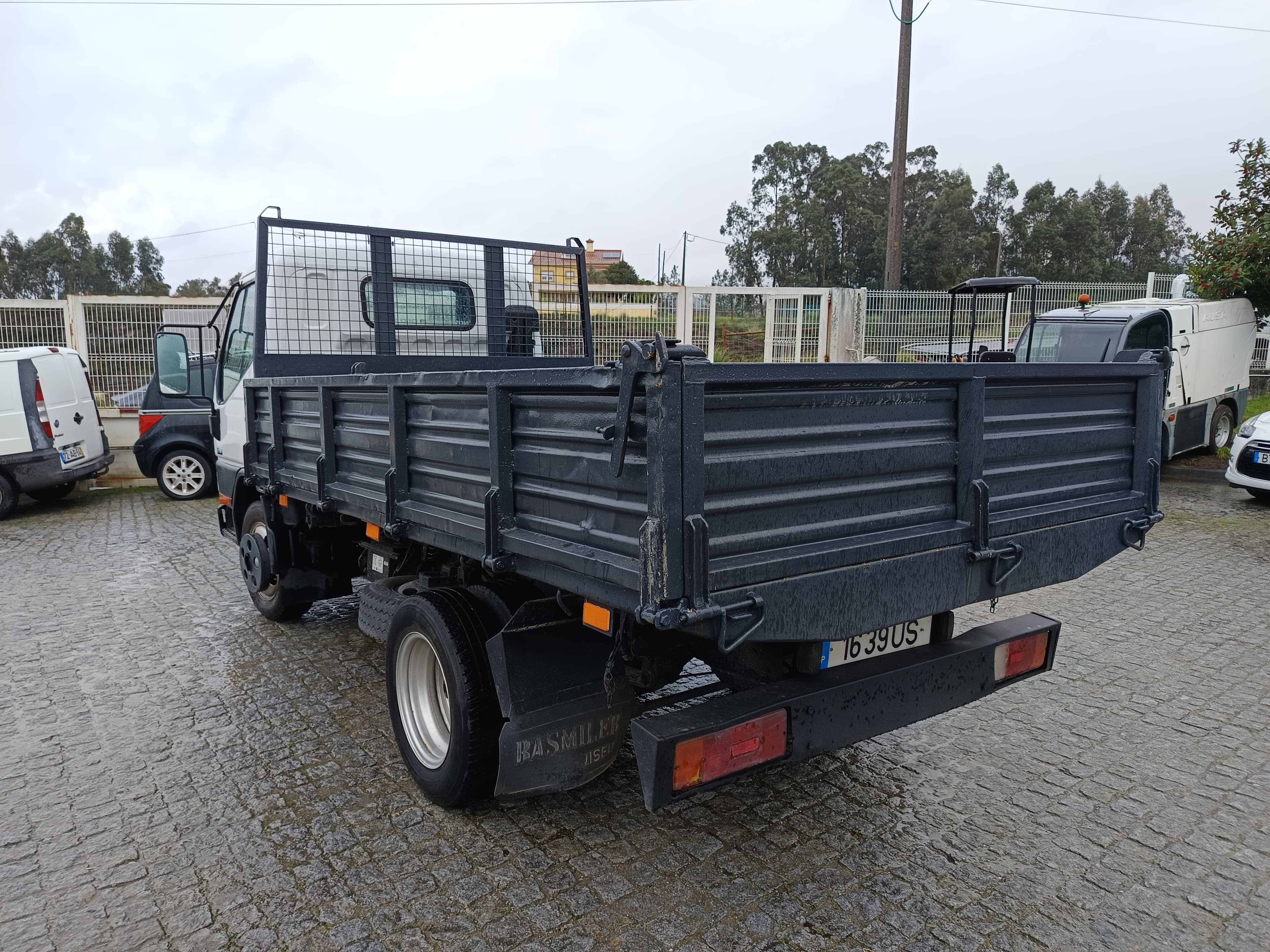 Mitsubishi Canter · Ano 2003 — imagem 6