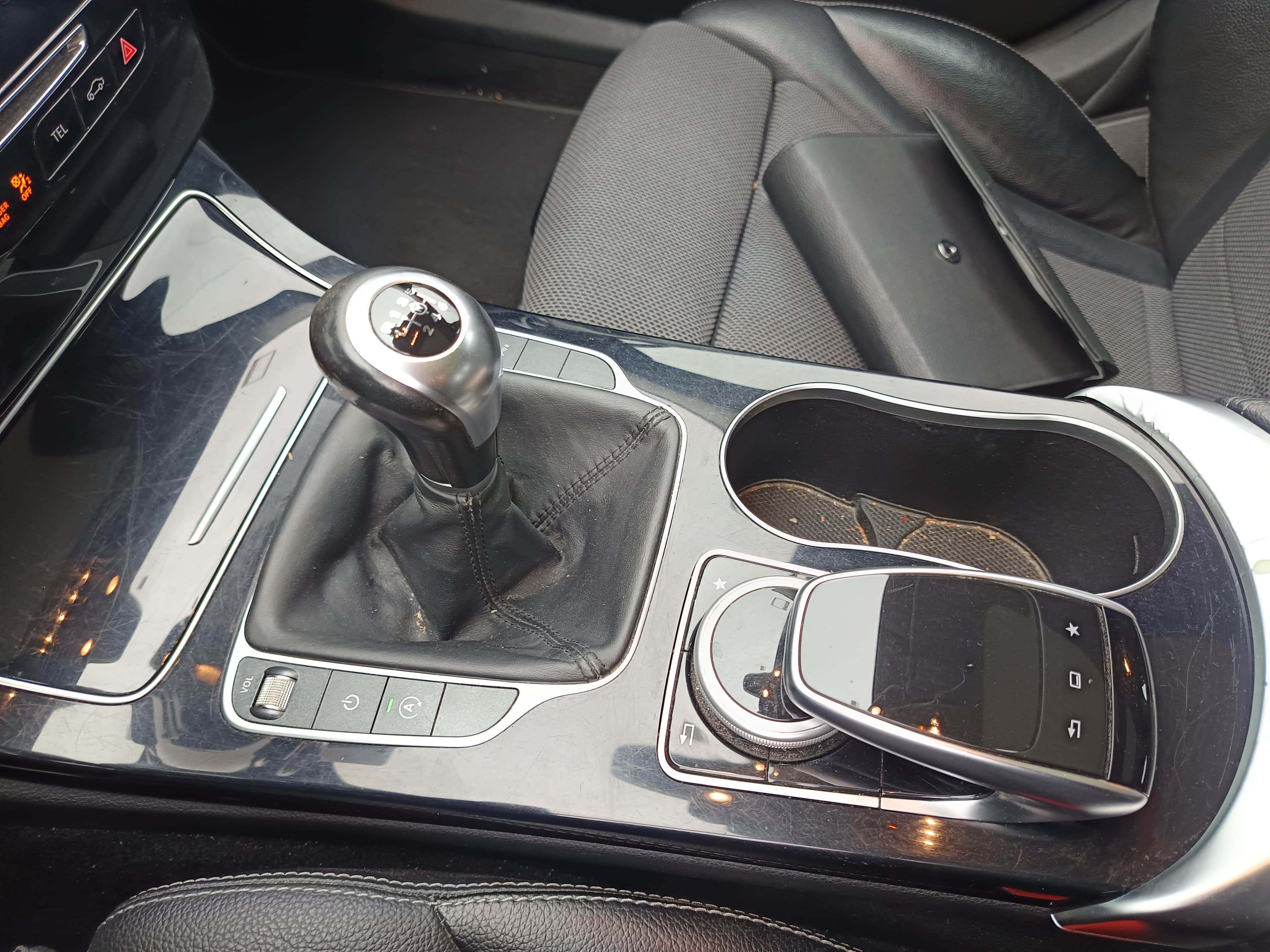 Mercedes-Benz C200 · Ano 2016 — image 39