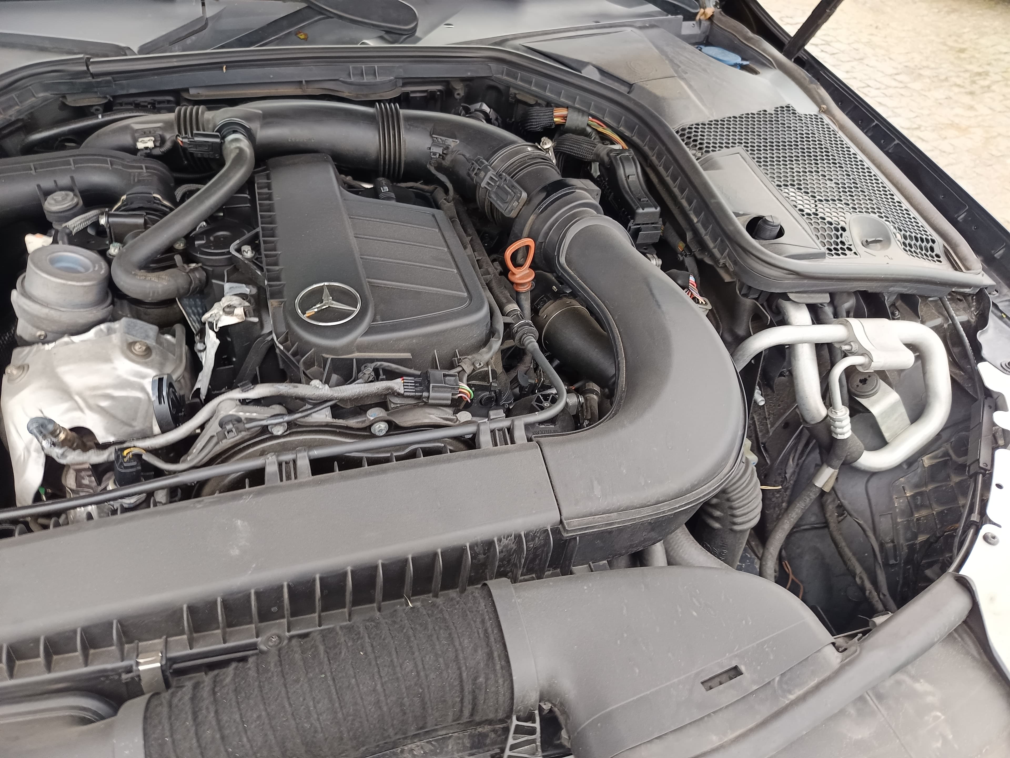 Mercedes-Benz C200 · Ano 2016 — image 18