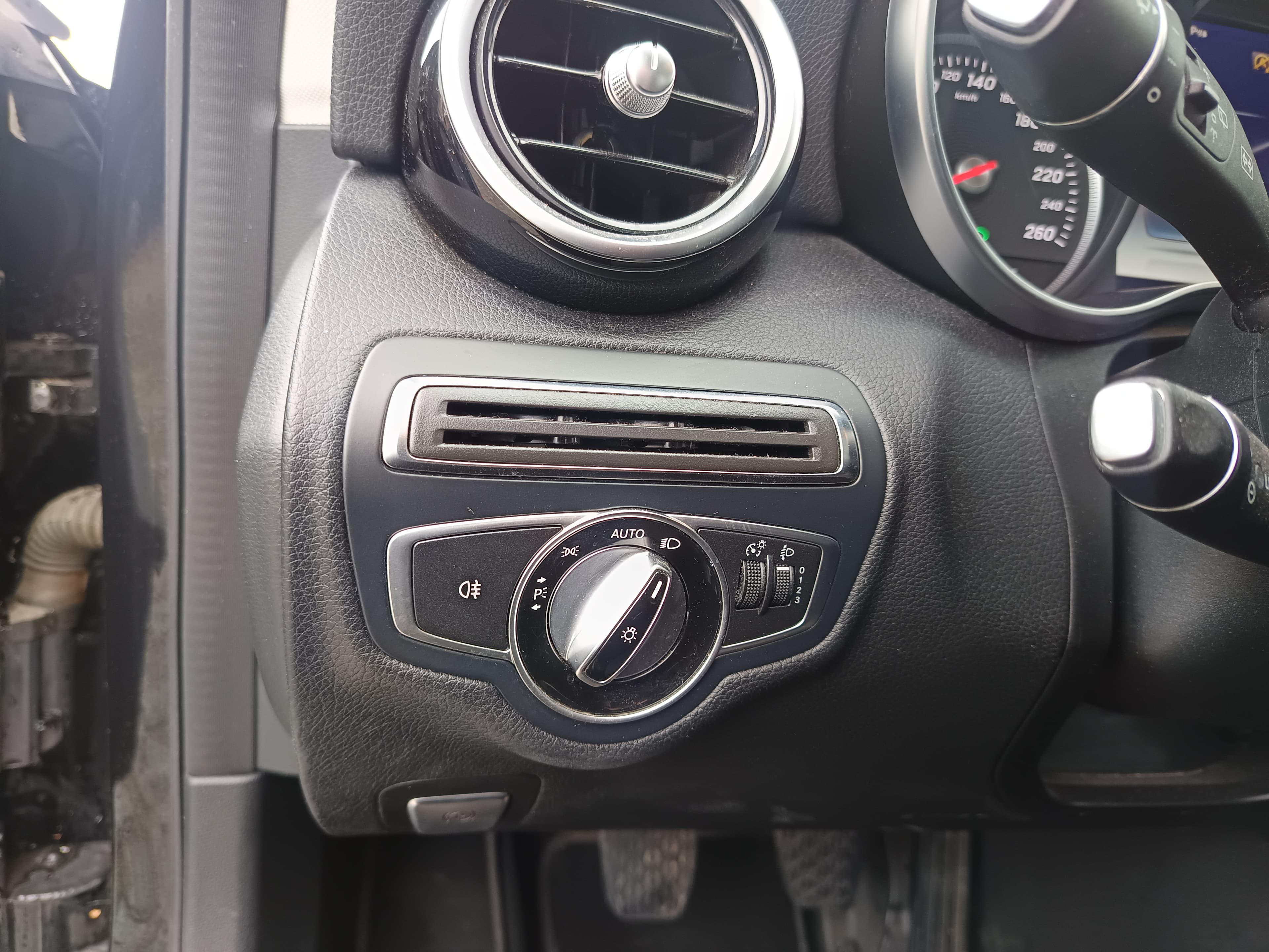 Mercedes-Benz C200 · Ano 2016 — image 44