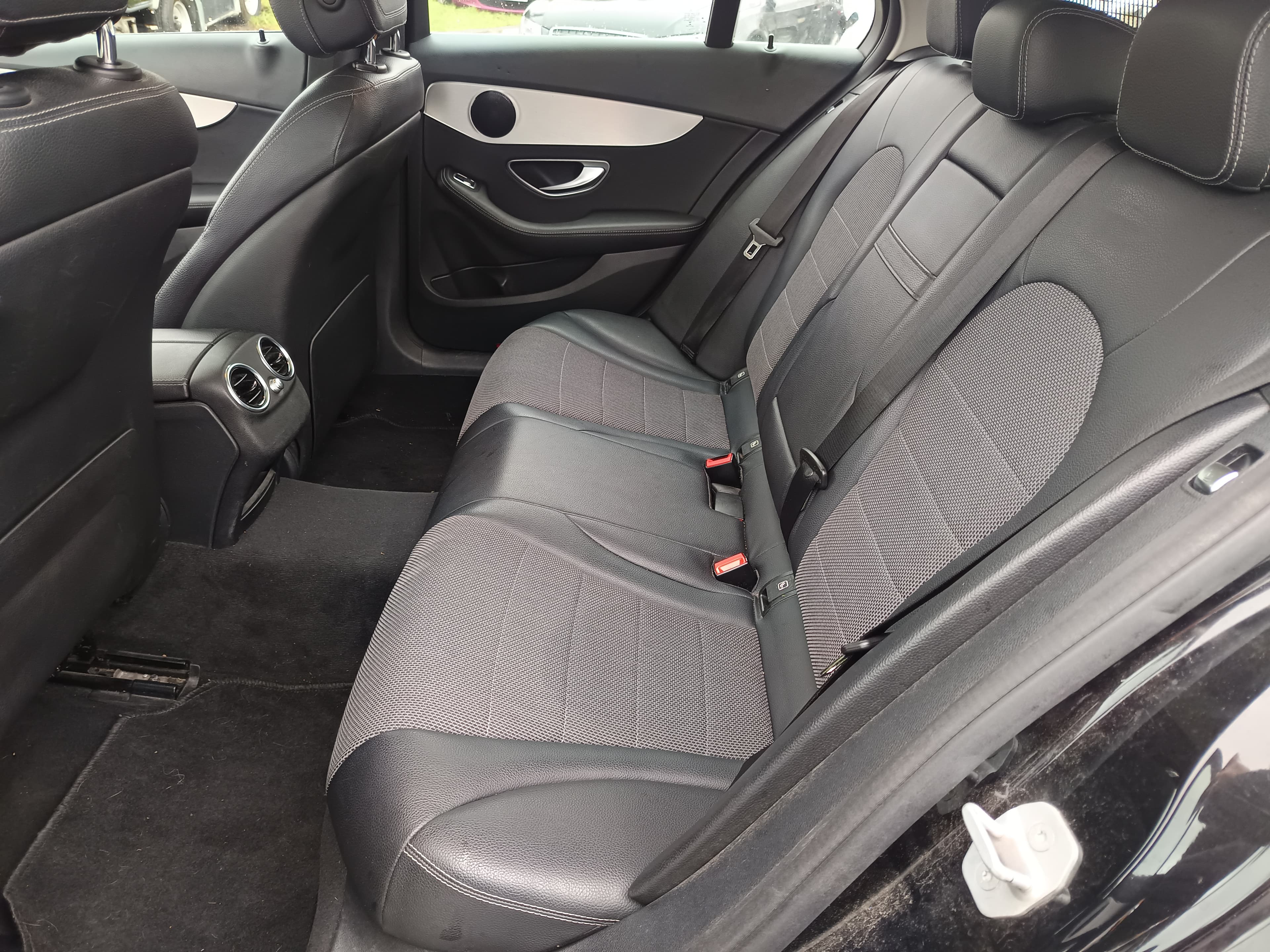 Mercedes-Benz C200 · Ano 2016 — image 30