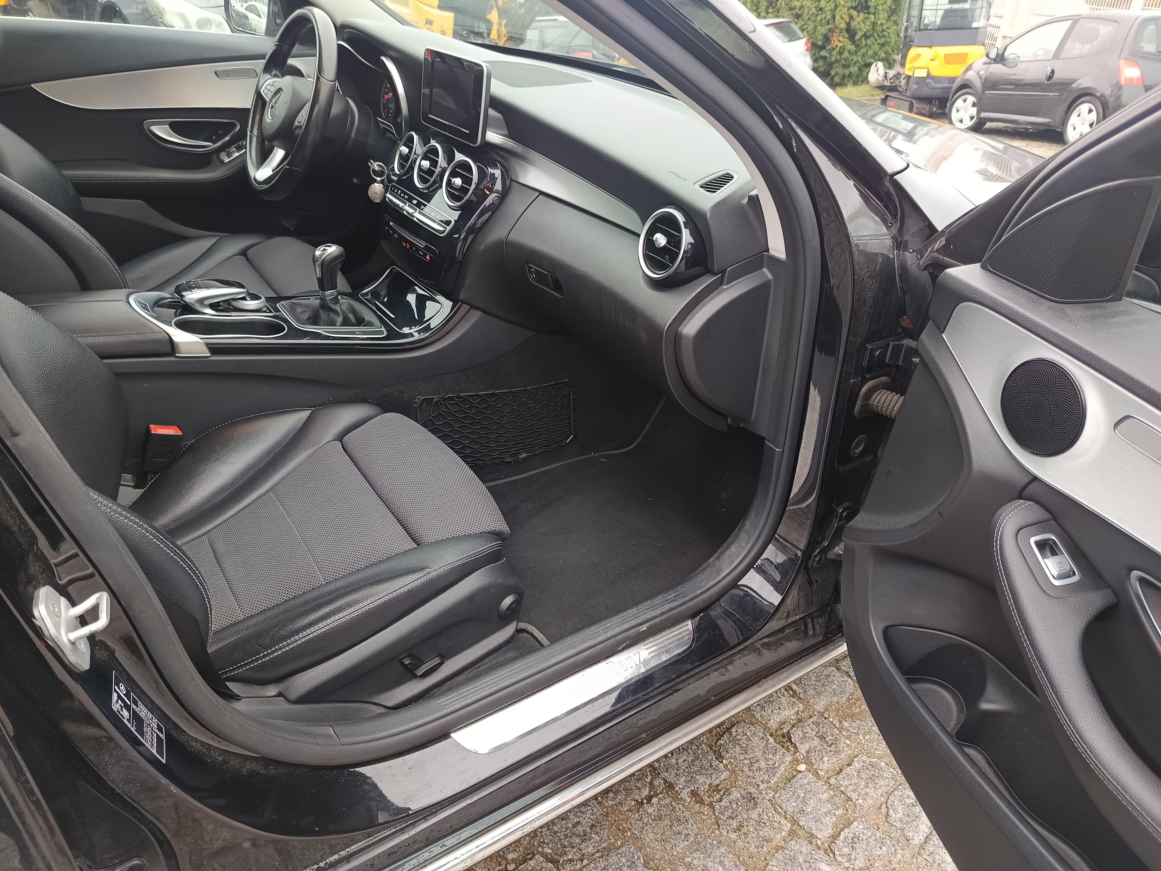 Mercedes-Benz C200 · Ano 2016 — image 23
