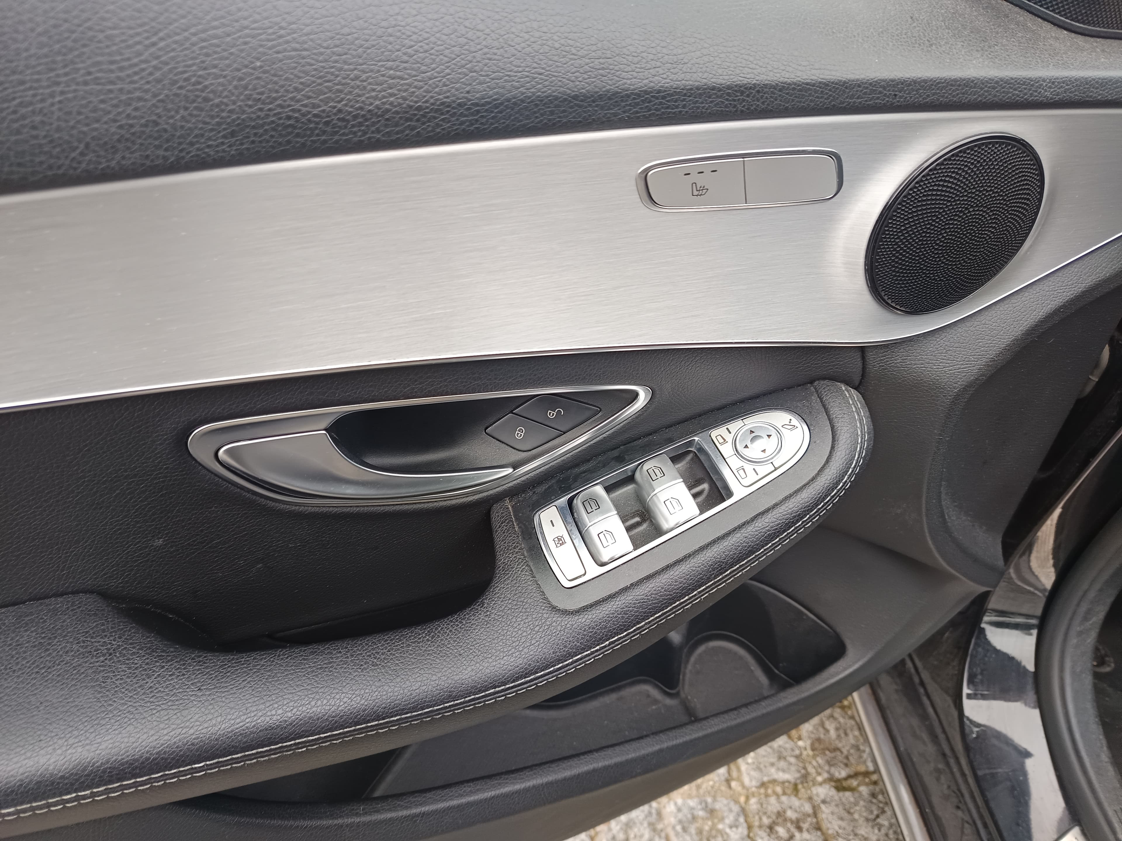 Mercedes-Benz C200 · Ano 2016 — image 32