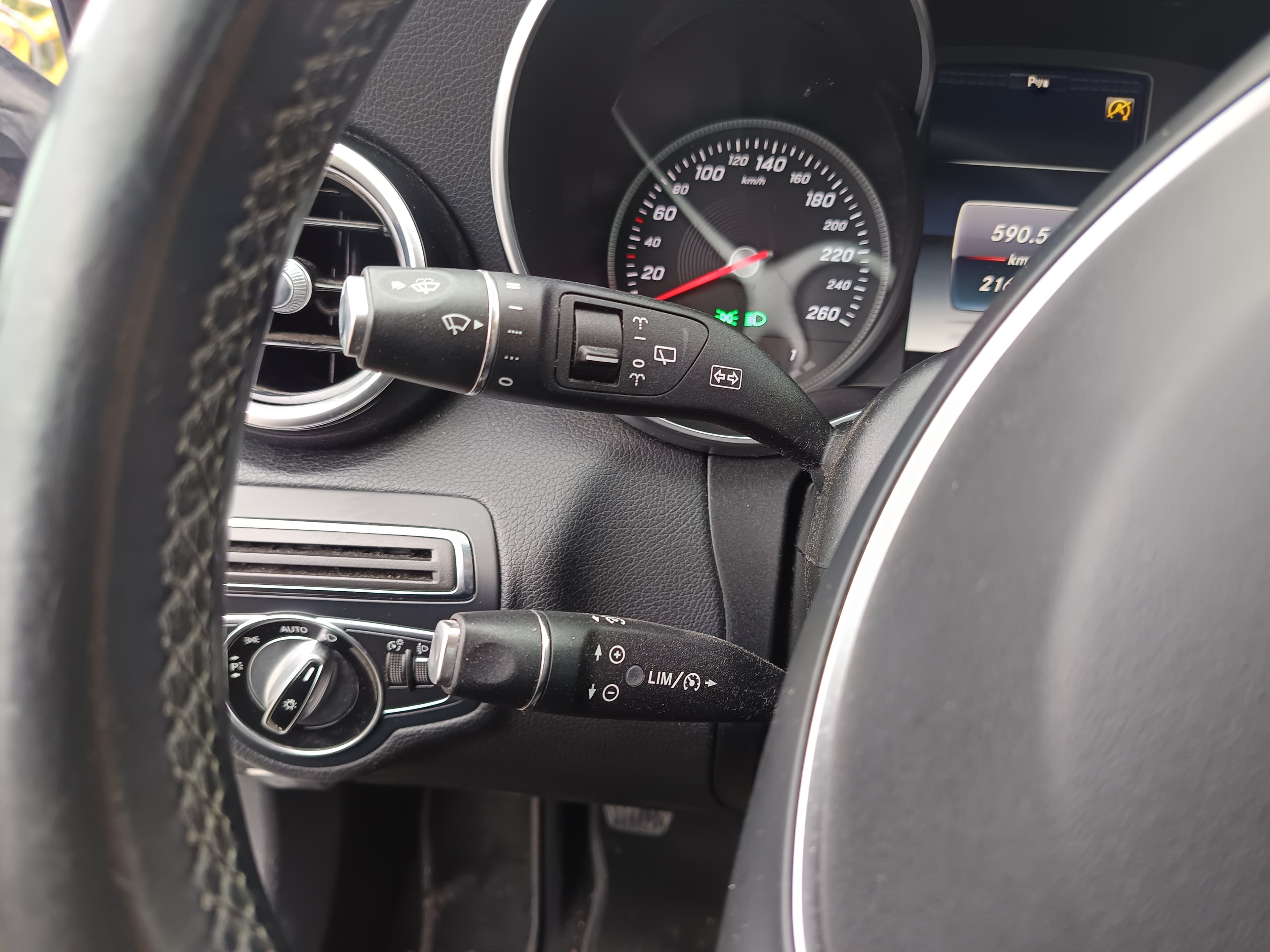 Mercedes-Benz C200 · Ano 2016 — image 43