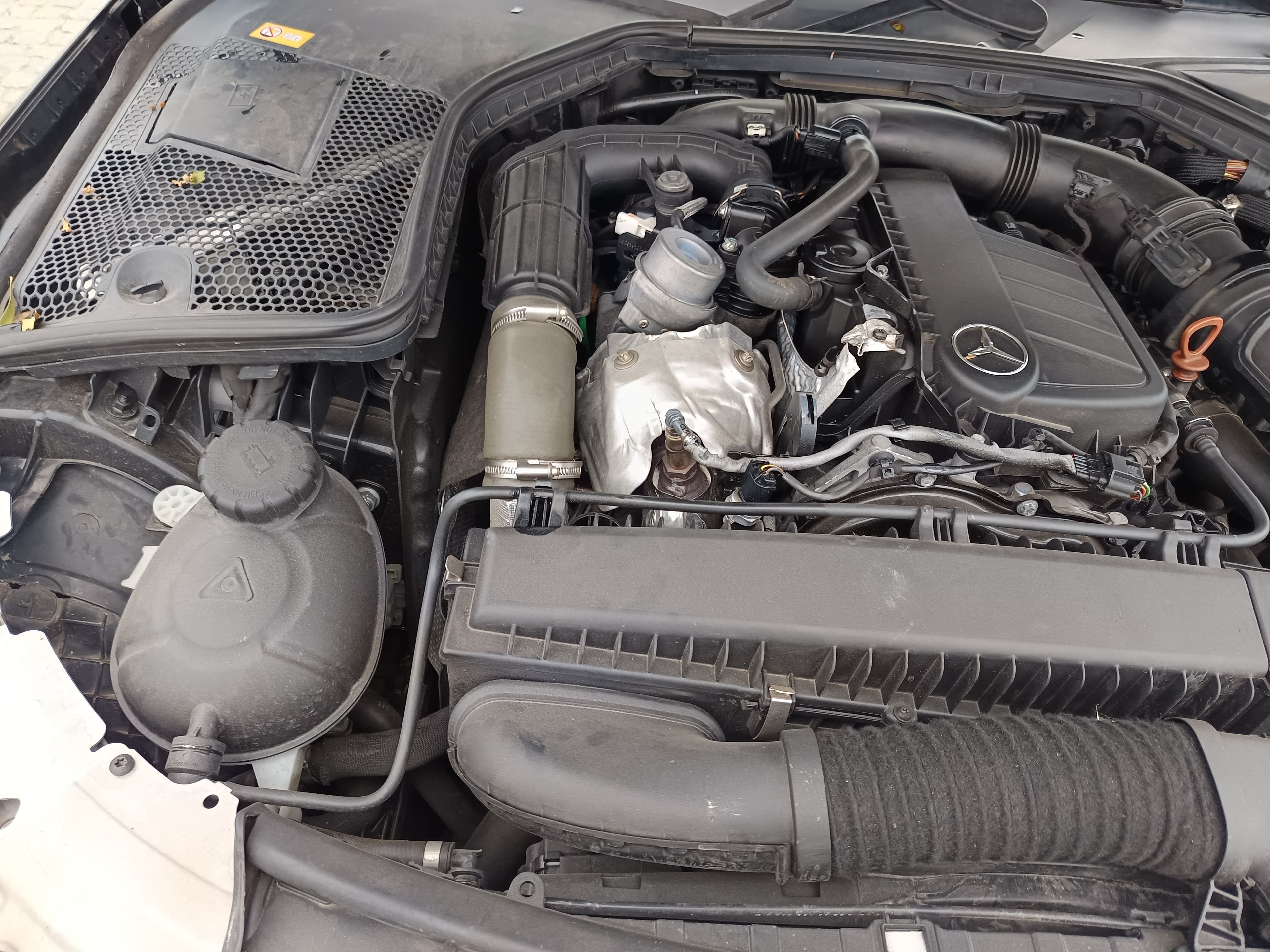 Mercedes-Benz C200 · Ano 2016 — image 17