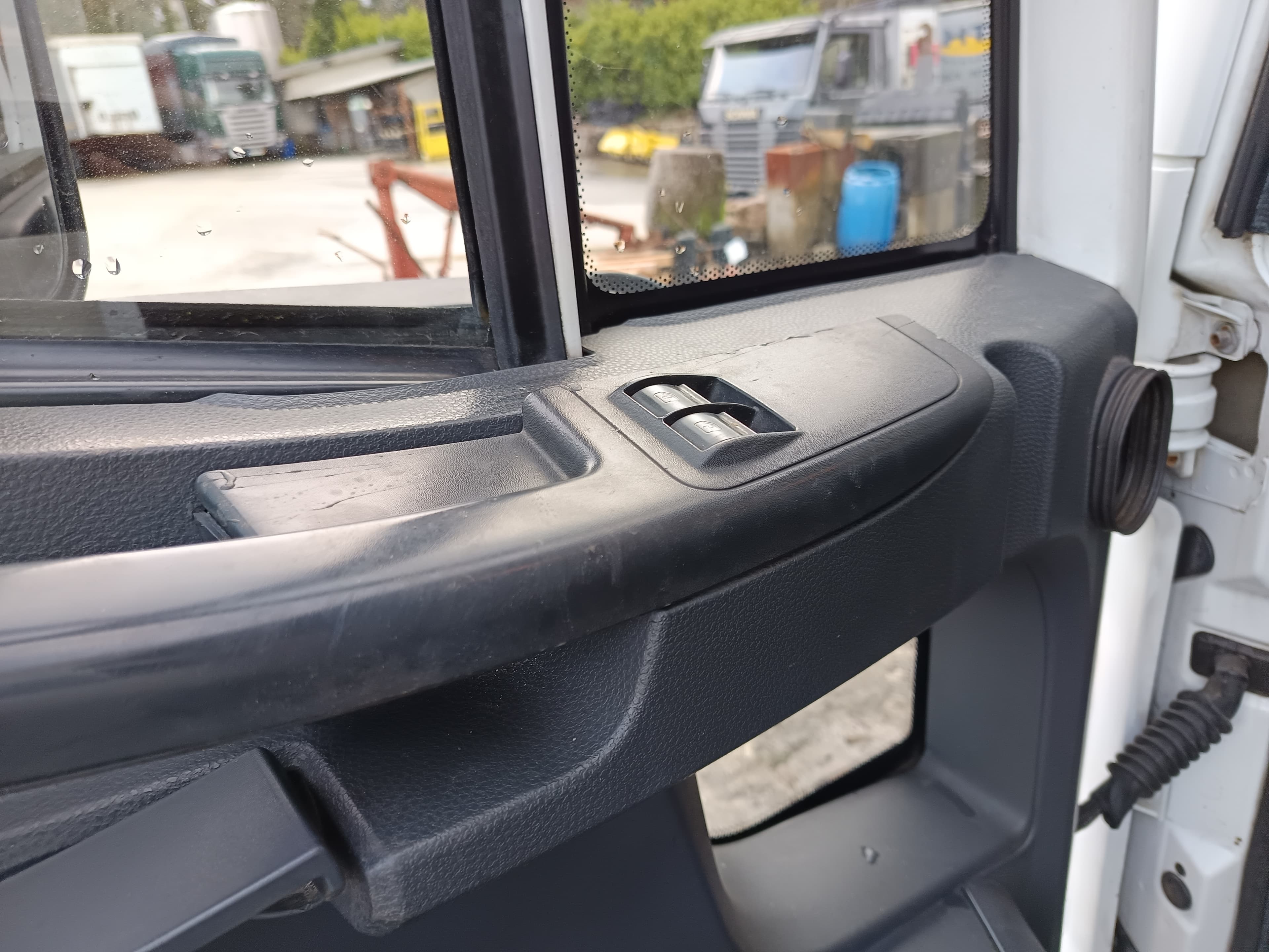 Iveco Eurocargo 80EL18 · Ano 2010 — image 18
