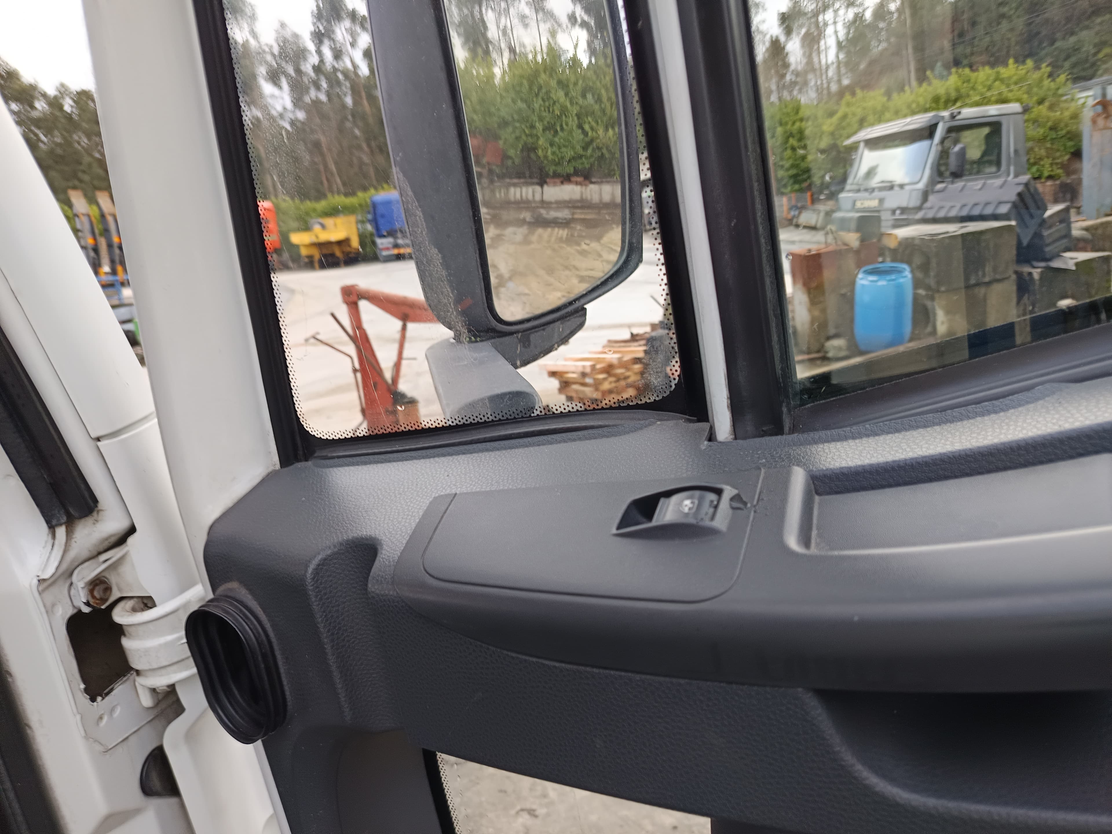 Iveco Eurocargo 80EL18 · Ano 2010 — image 16
