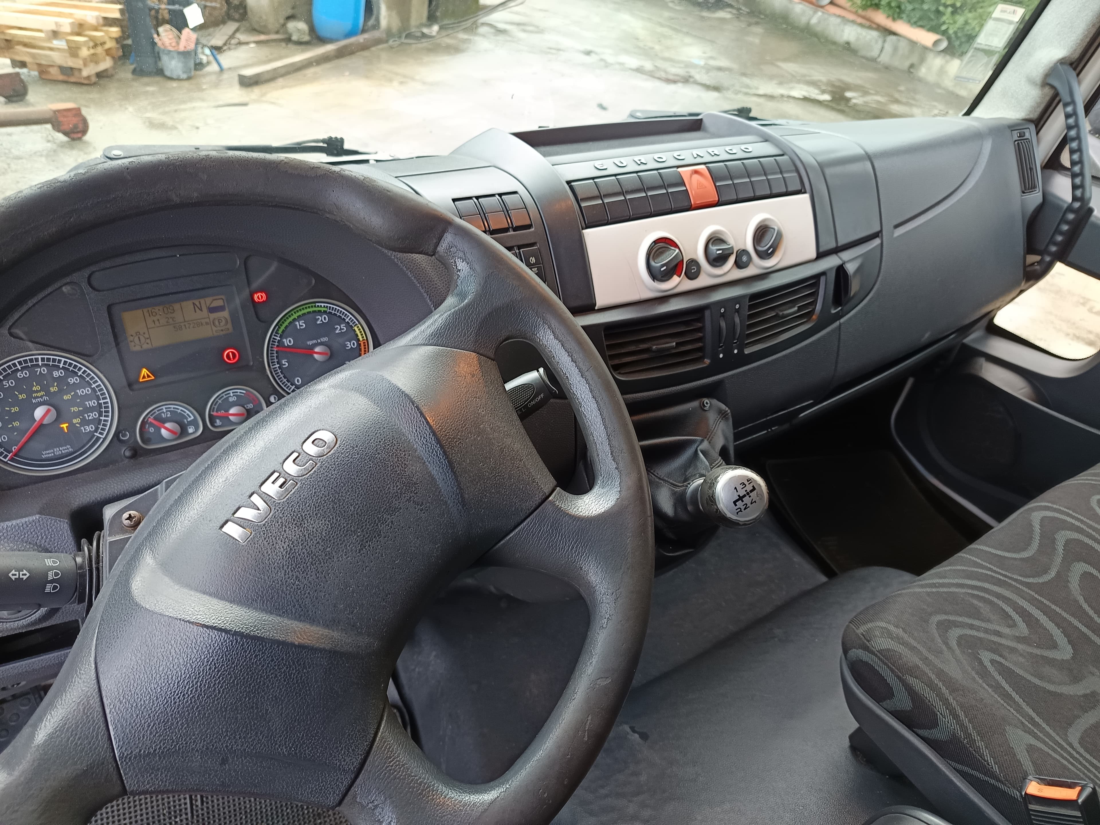 Iveco Eurocargo 80EL18 · Ano 2010 — image 21